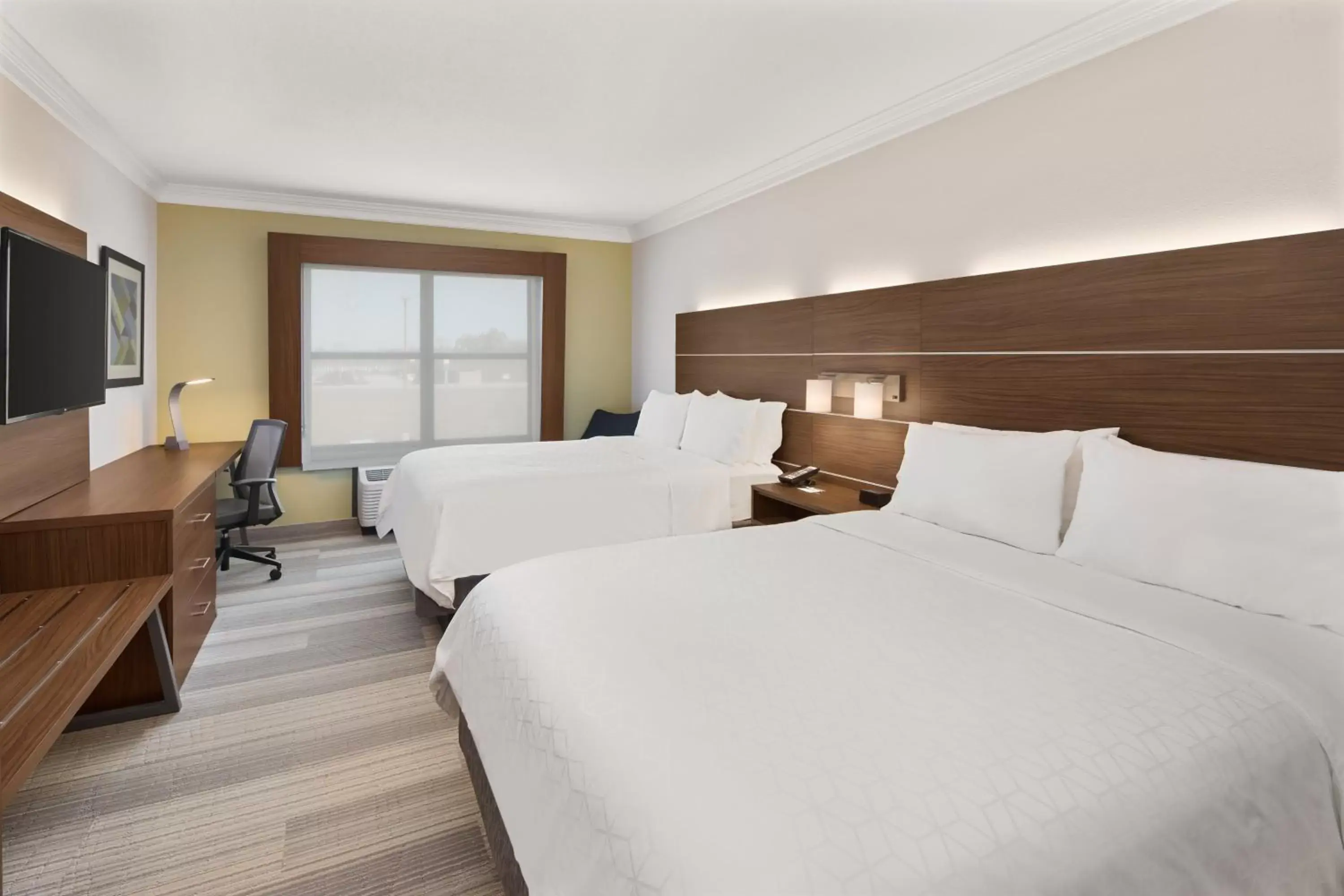Standard Queen Room with Two Queen Beds and Mobility Accessible Tub in Holiday Inn Express Hotel & Suites Byron by IHG Standard Queen Room with Two Queen Beds and Mobility Accessible Tub in Holiday Inn Express Hotel & Suites Byron by IHG