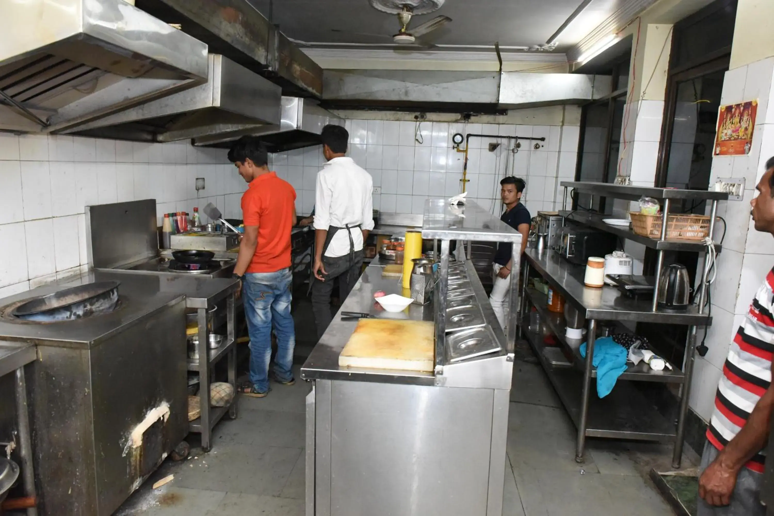 Staff, Kitchen/Kitchenette in Hotel Vaishnavi