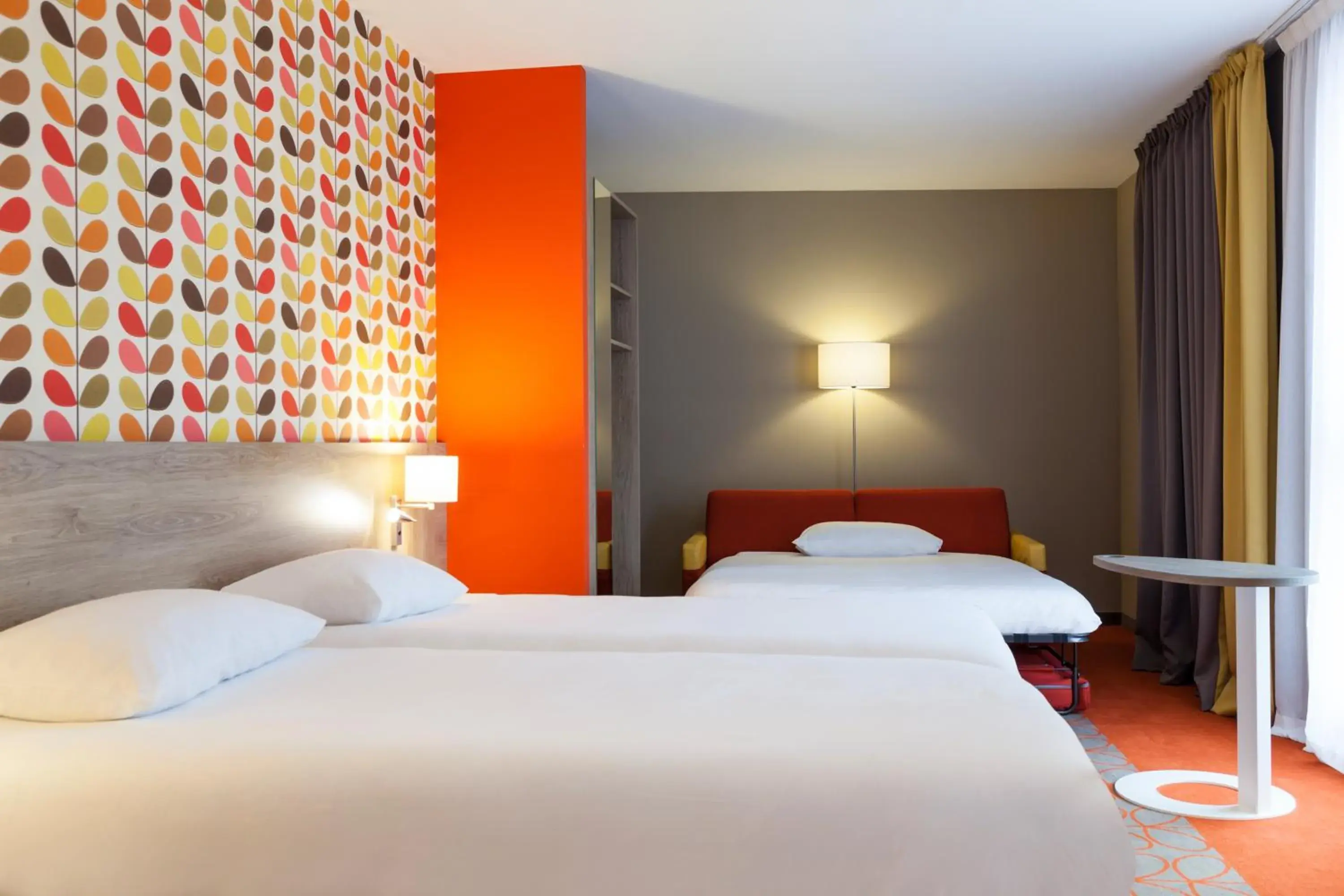 Photo of the whole room, Bed in ibis Styles Chaumont Centre Gare