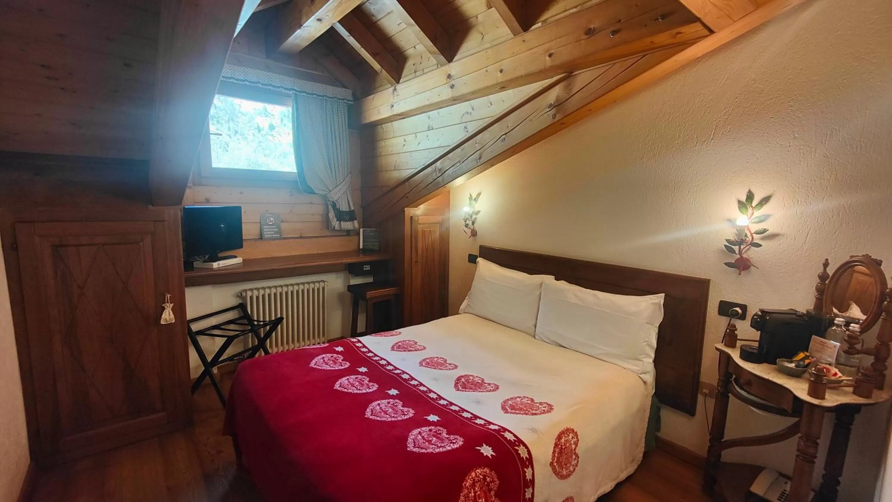 Bedroom, Bed in Hotel Lo Campagnar