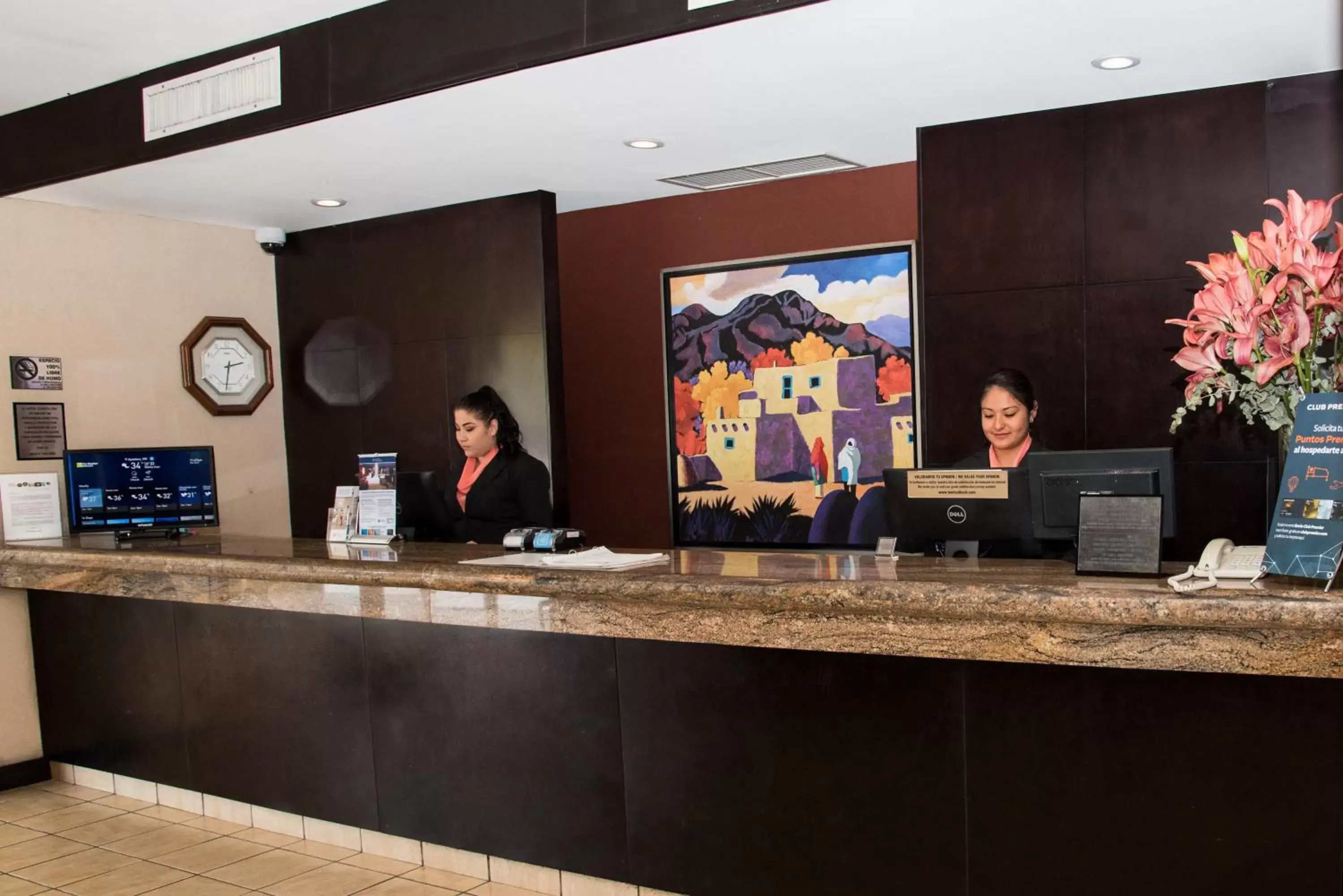 Lobby/Reception in Best Western PLUS Monterrey Airport