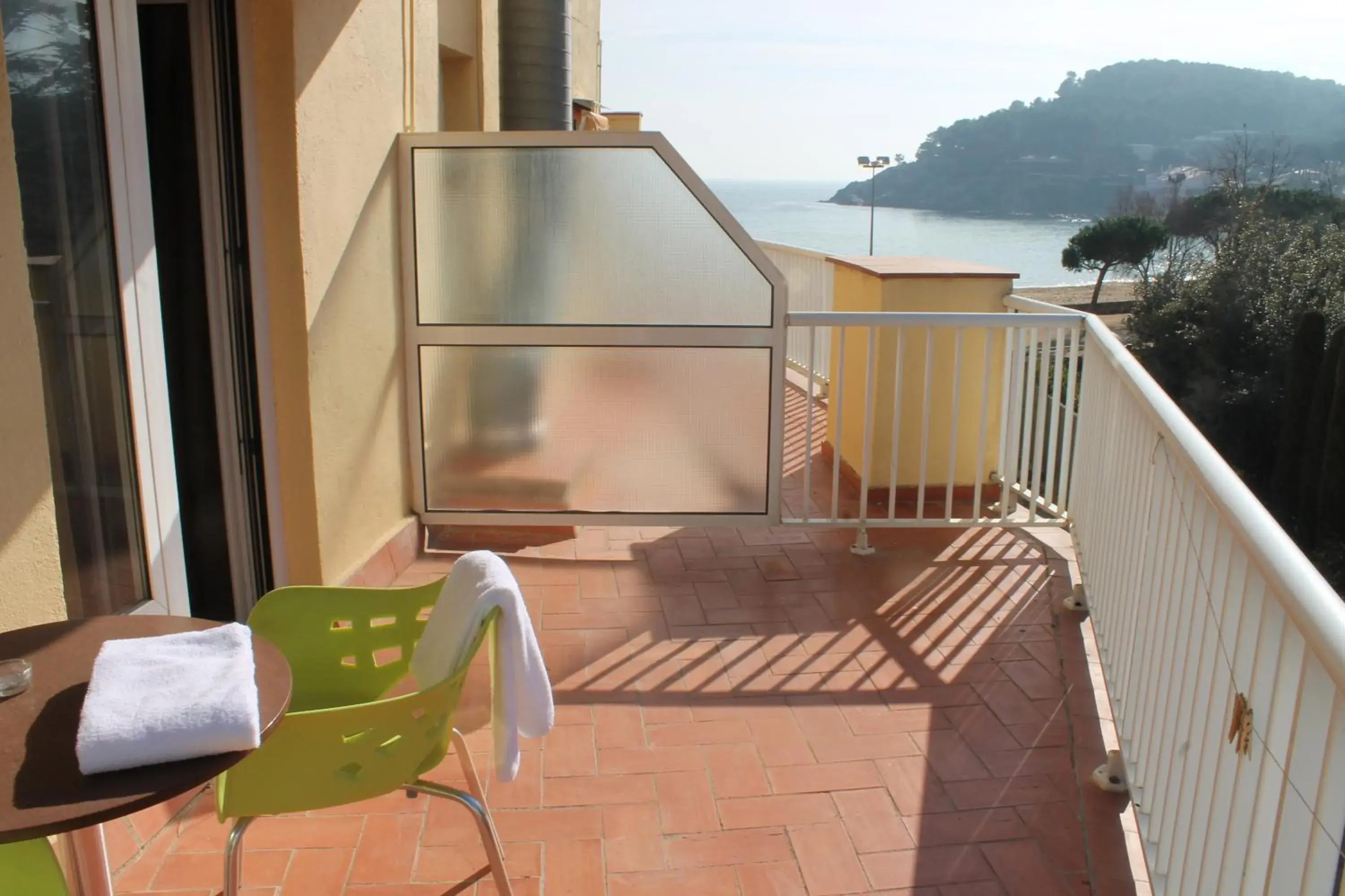 Day, Balcony/Terrace in Hostal La Fosca