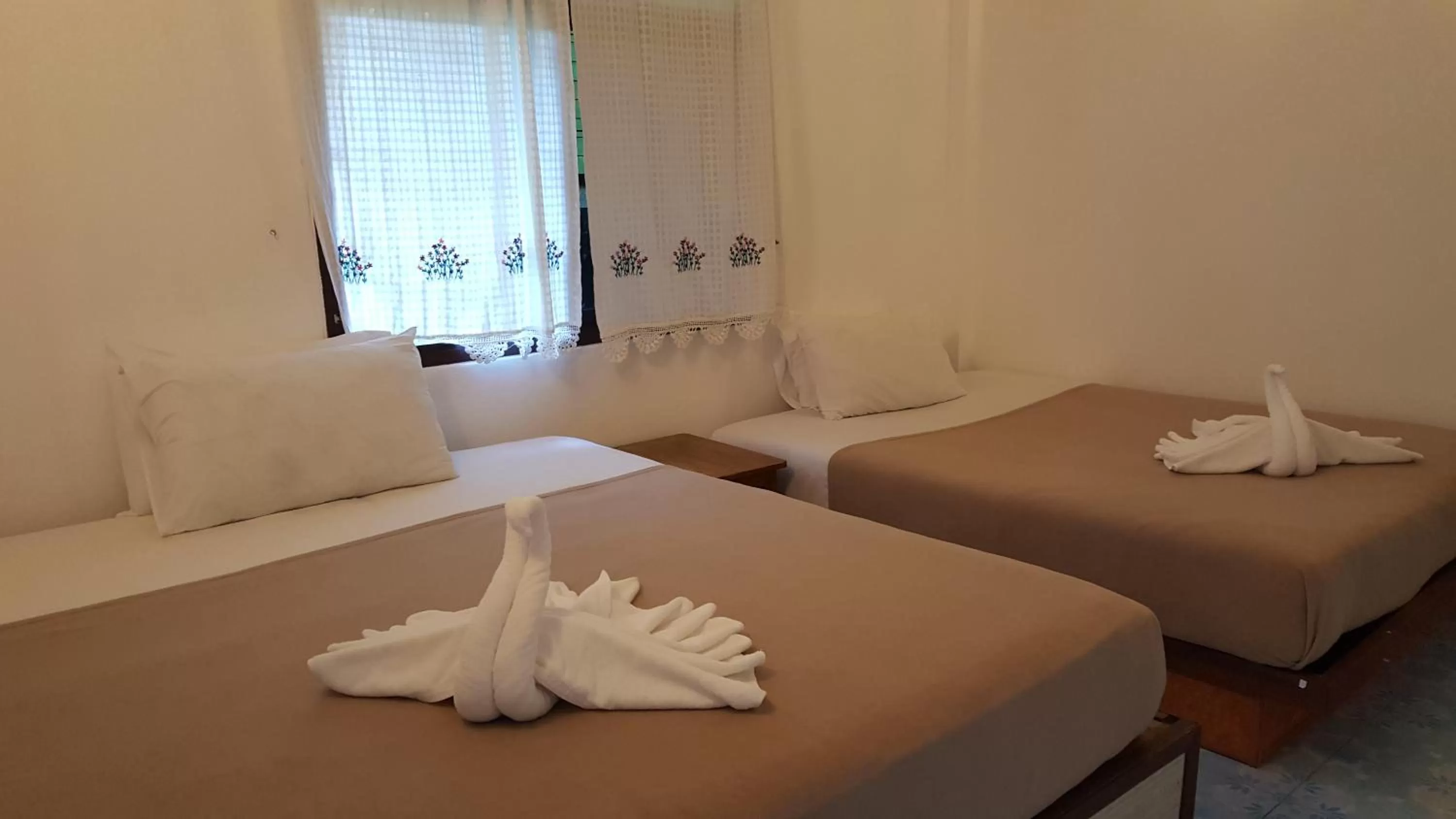 Bed in Khao Sok Jungle Huts Resort