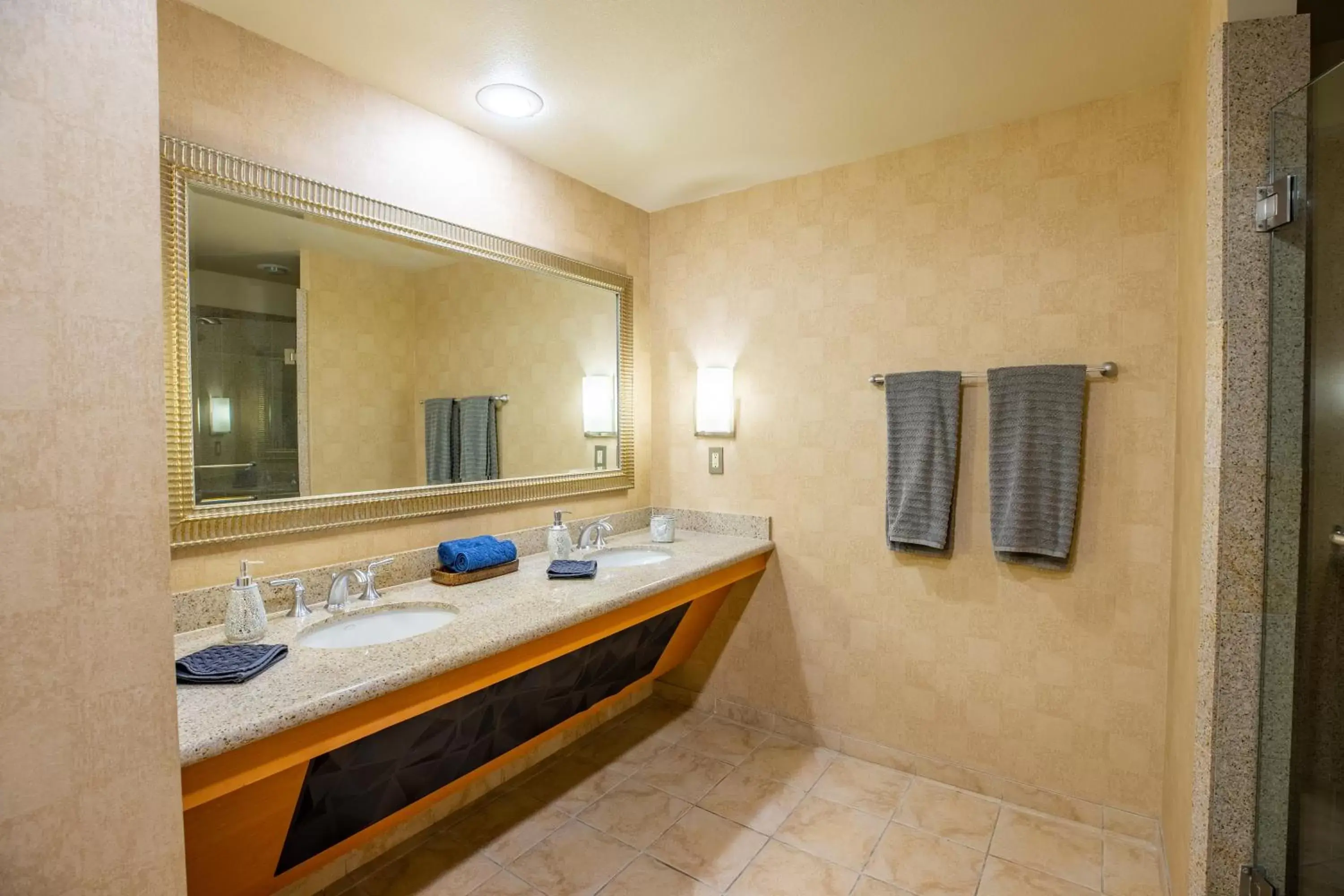 Bathroom in 2100 SqFt Penthouse Suite W/ Strip Views! POOL GYM