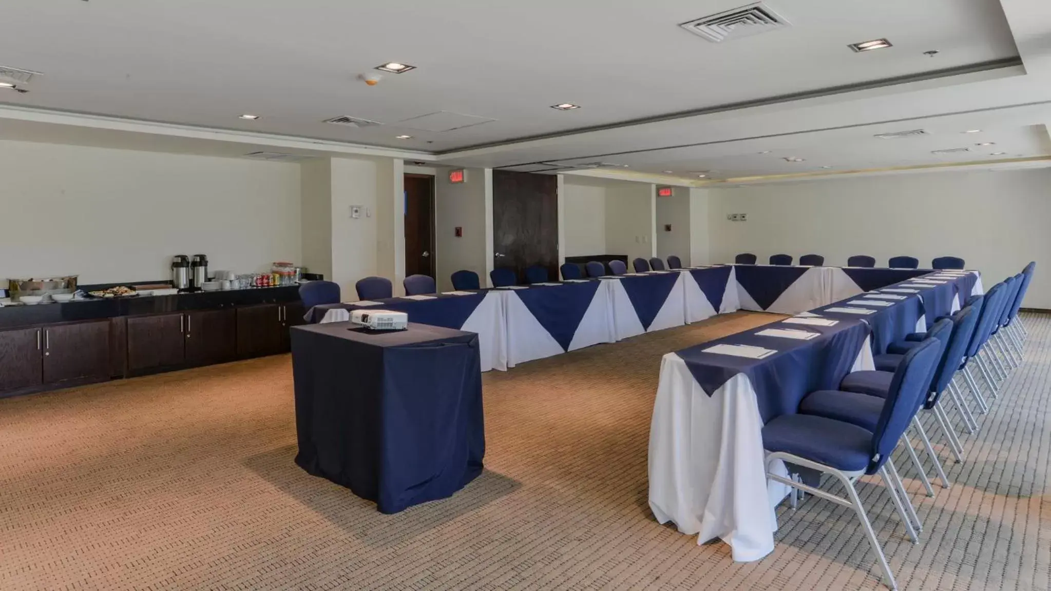 Meeting/conference room in Holiday Inn Express Culiacan, an IHG Hotel