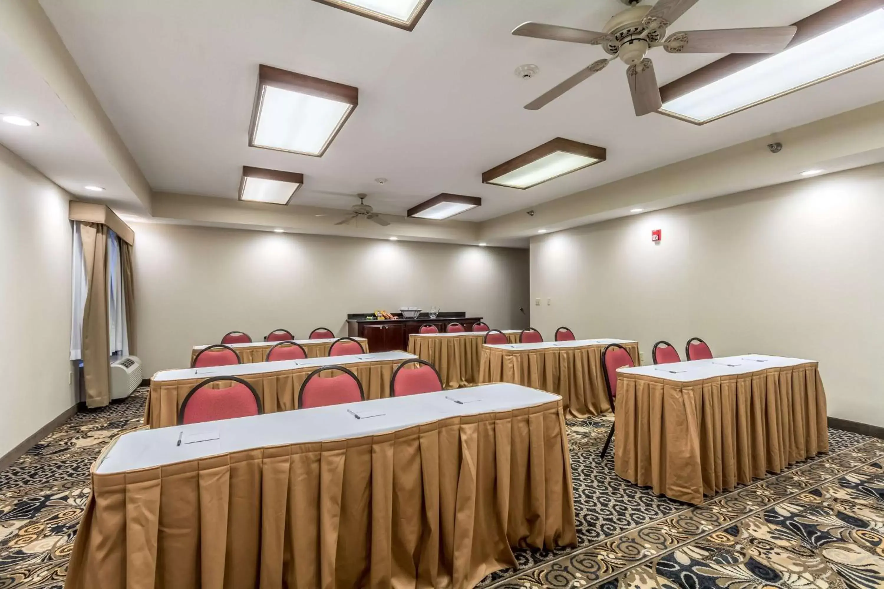 Meeting/conference room in Hampton Inn Jackson Pearl Intrntl Airport