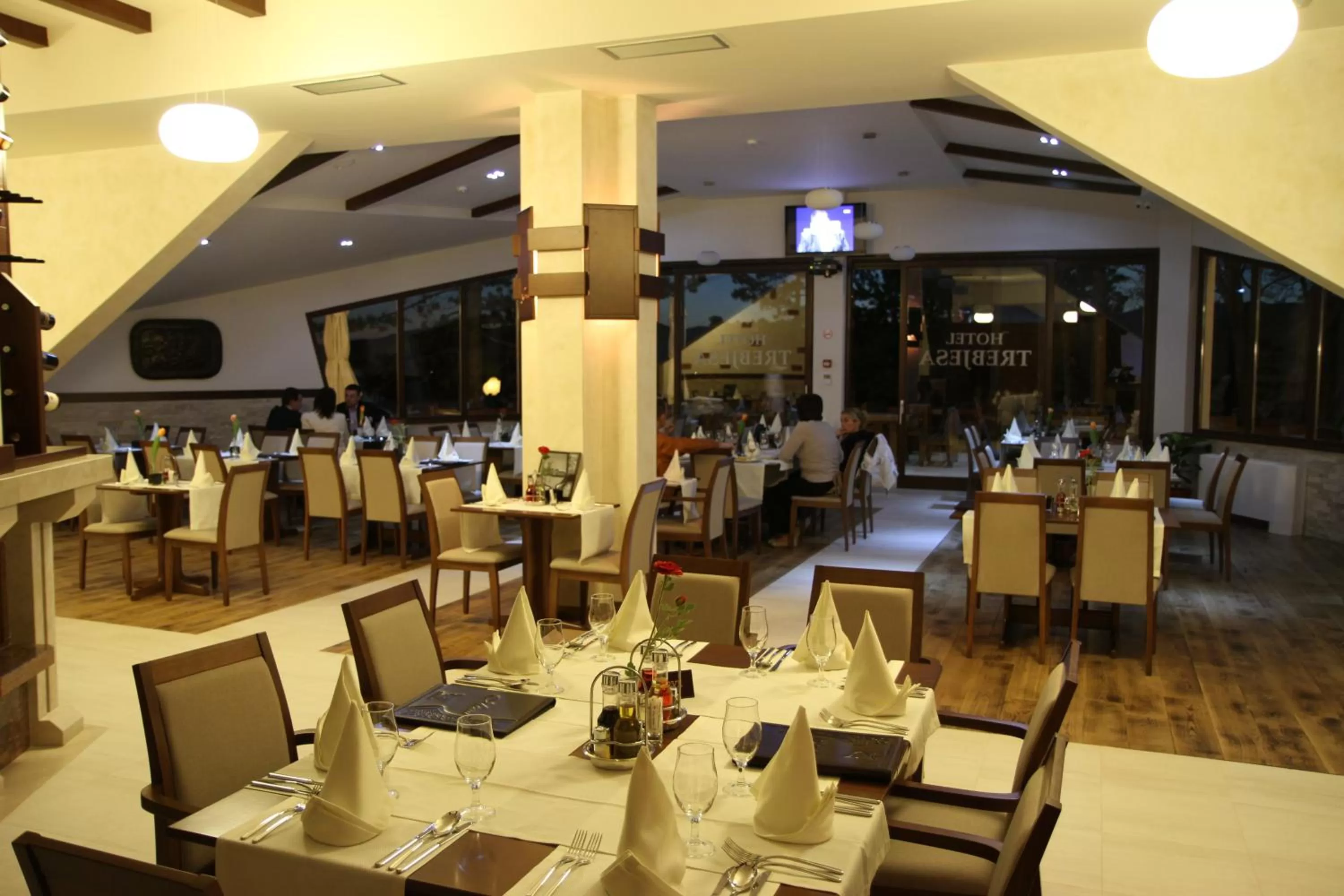 Restaurant/places to eat in Hotel Trebjesa