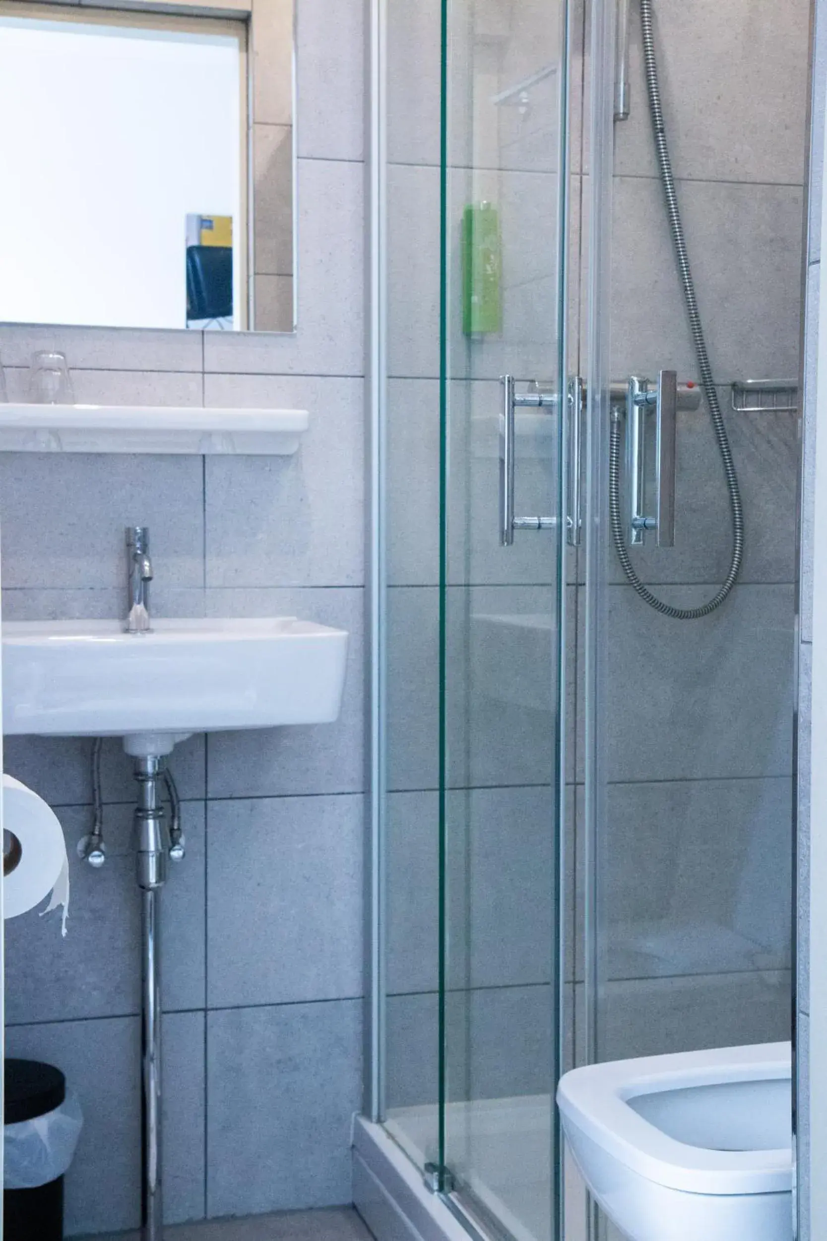 Shower, Bathroom in Hotel La Bohème