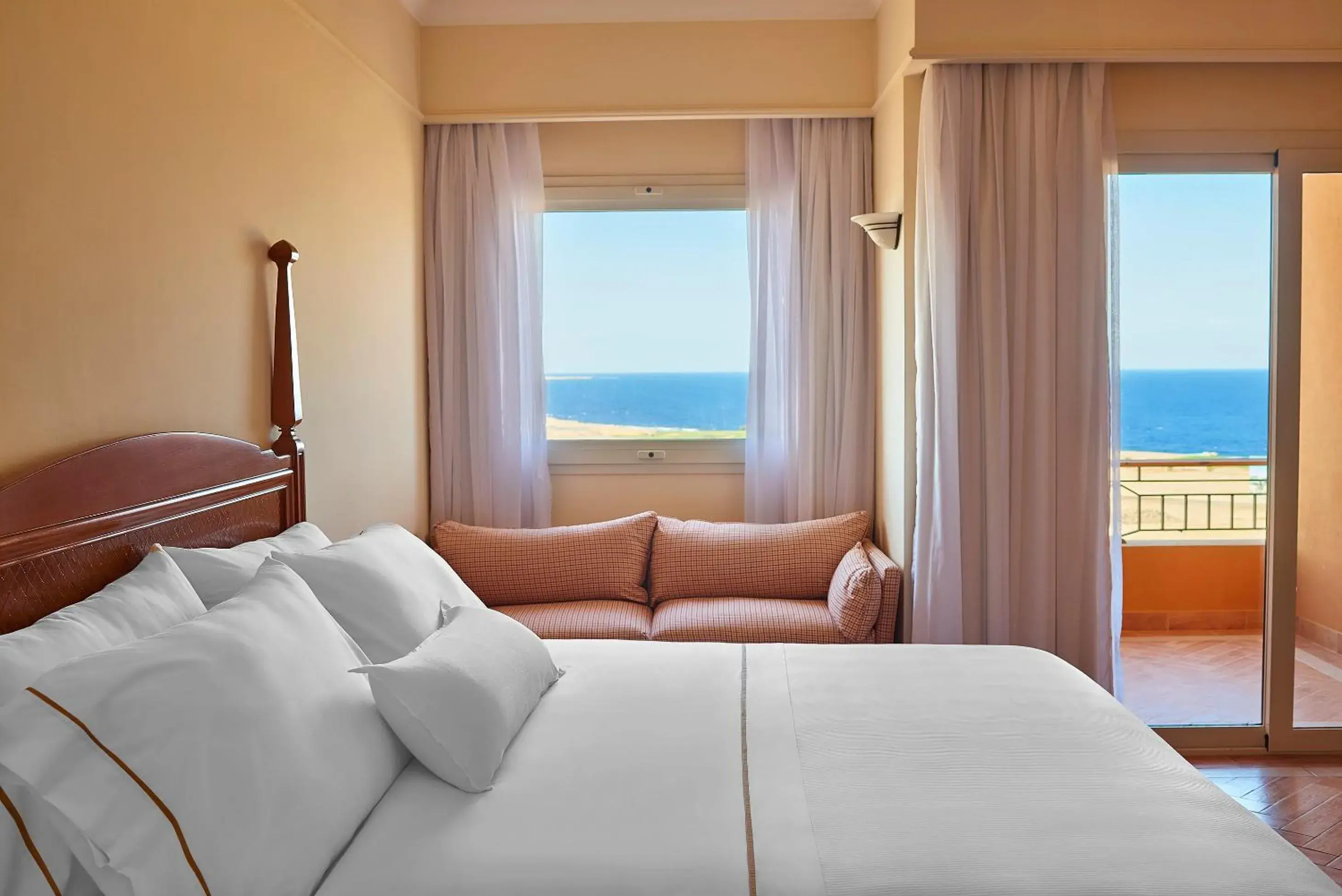 Bed, Sea View in The Cascades Golf Resort, Spa & Thalasso