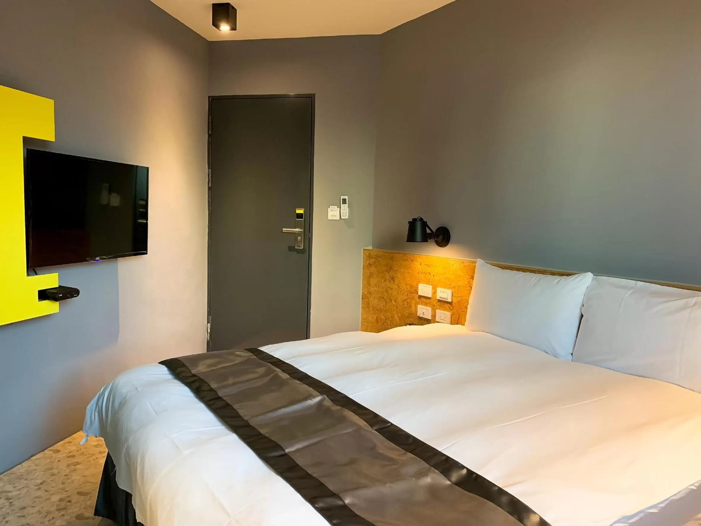 Bed in Raise Hotel Taichung