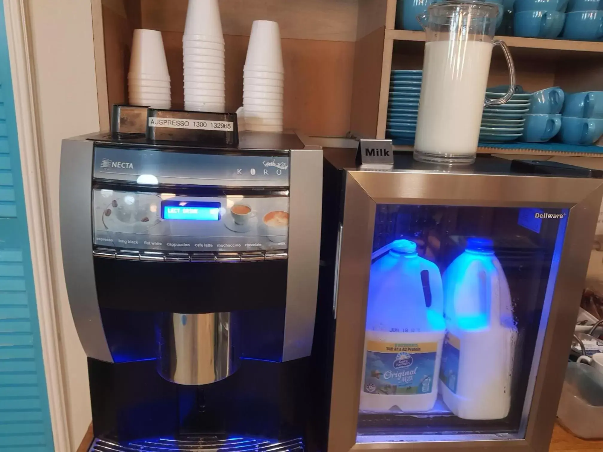 Coffee/tea facilities in Mariners Court Hotel Sydney