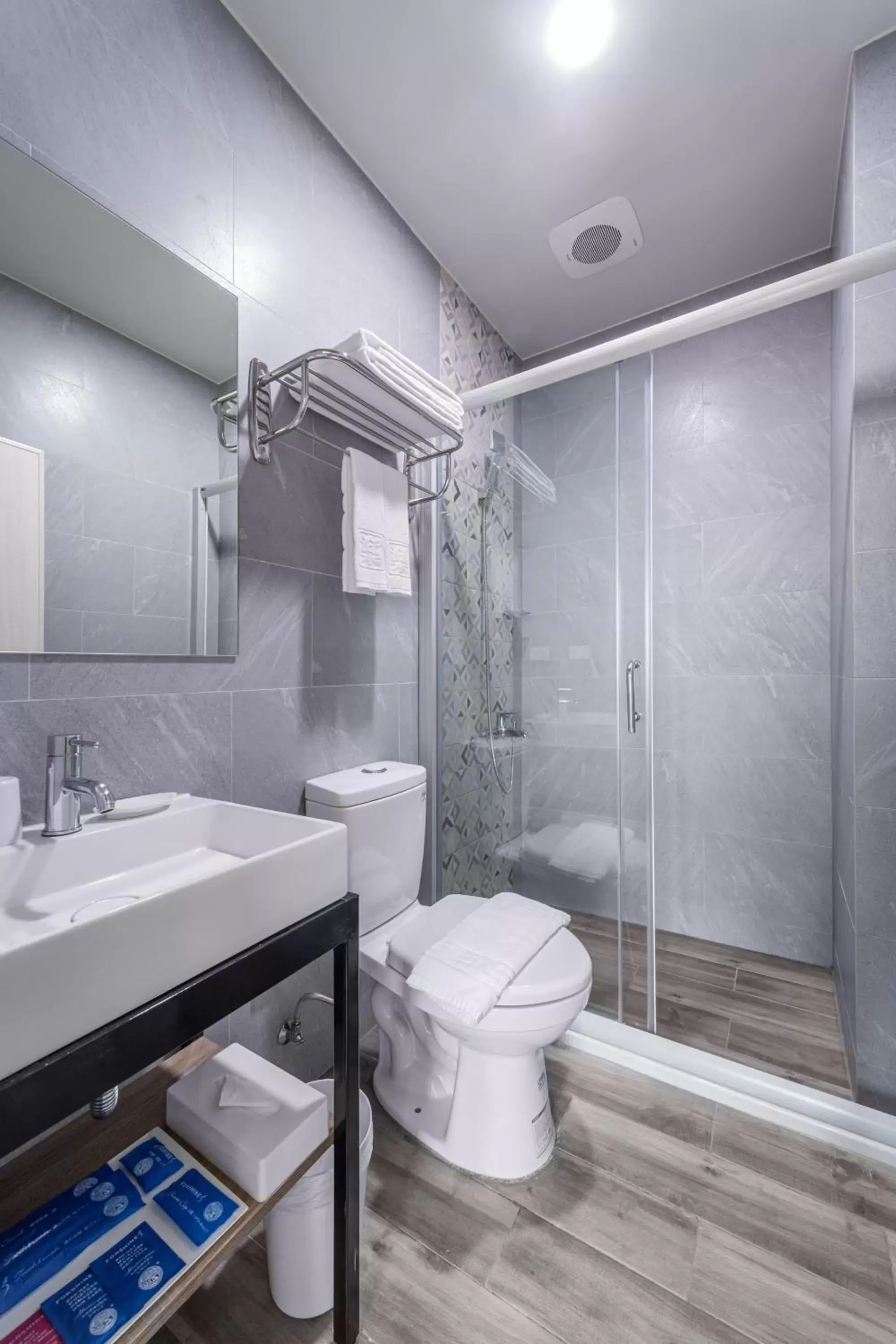 Bathroom in Hotel Brown - Zhongzheng