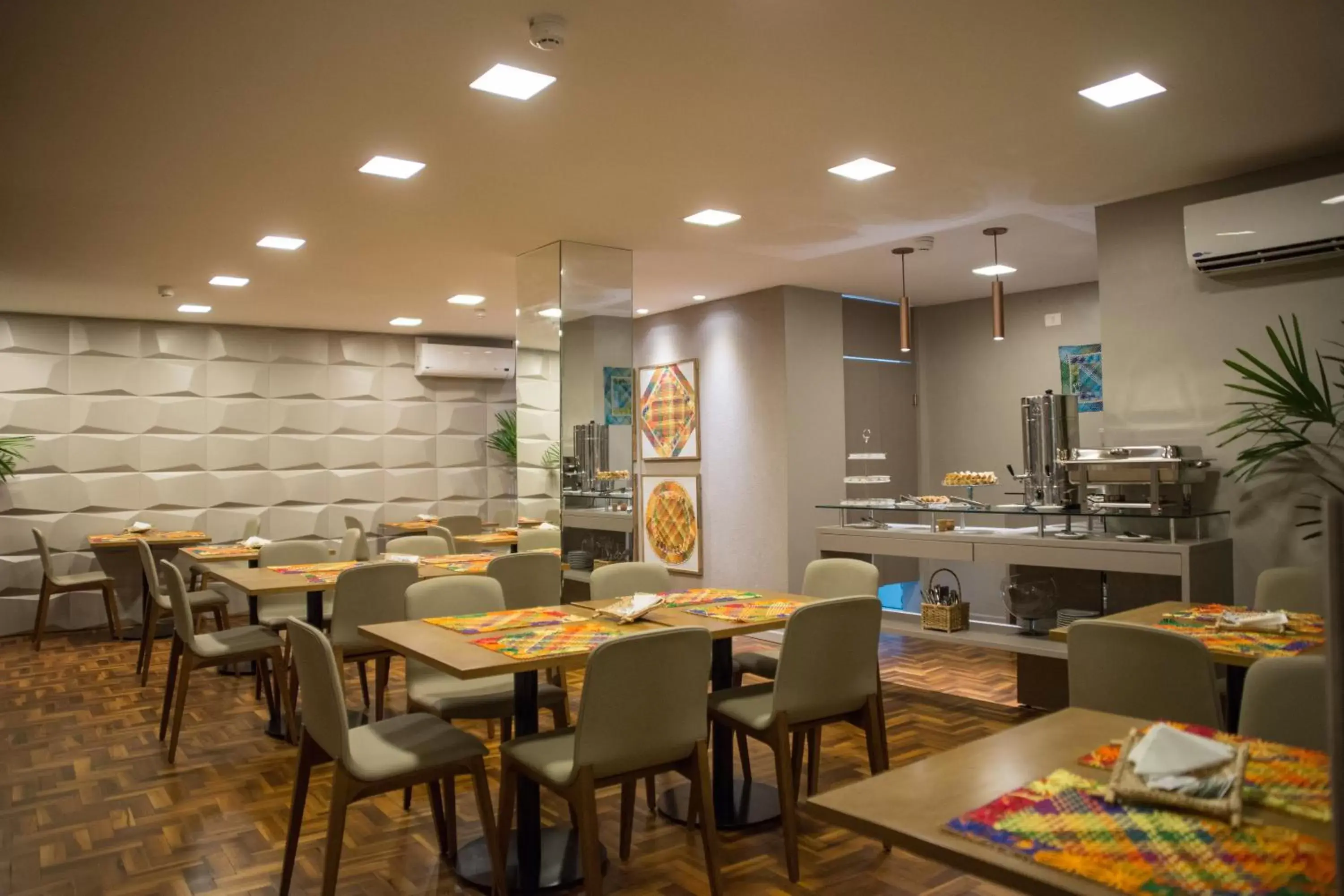 Restaurant/places to eat in Amenit Hotel Restaurant/places to eat in Amenit Hotel