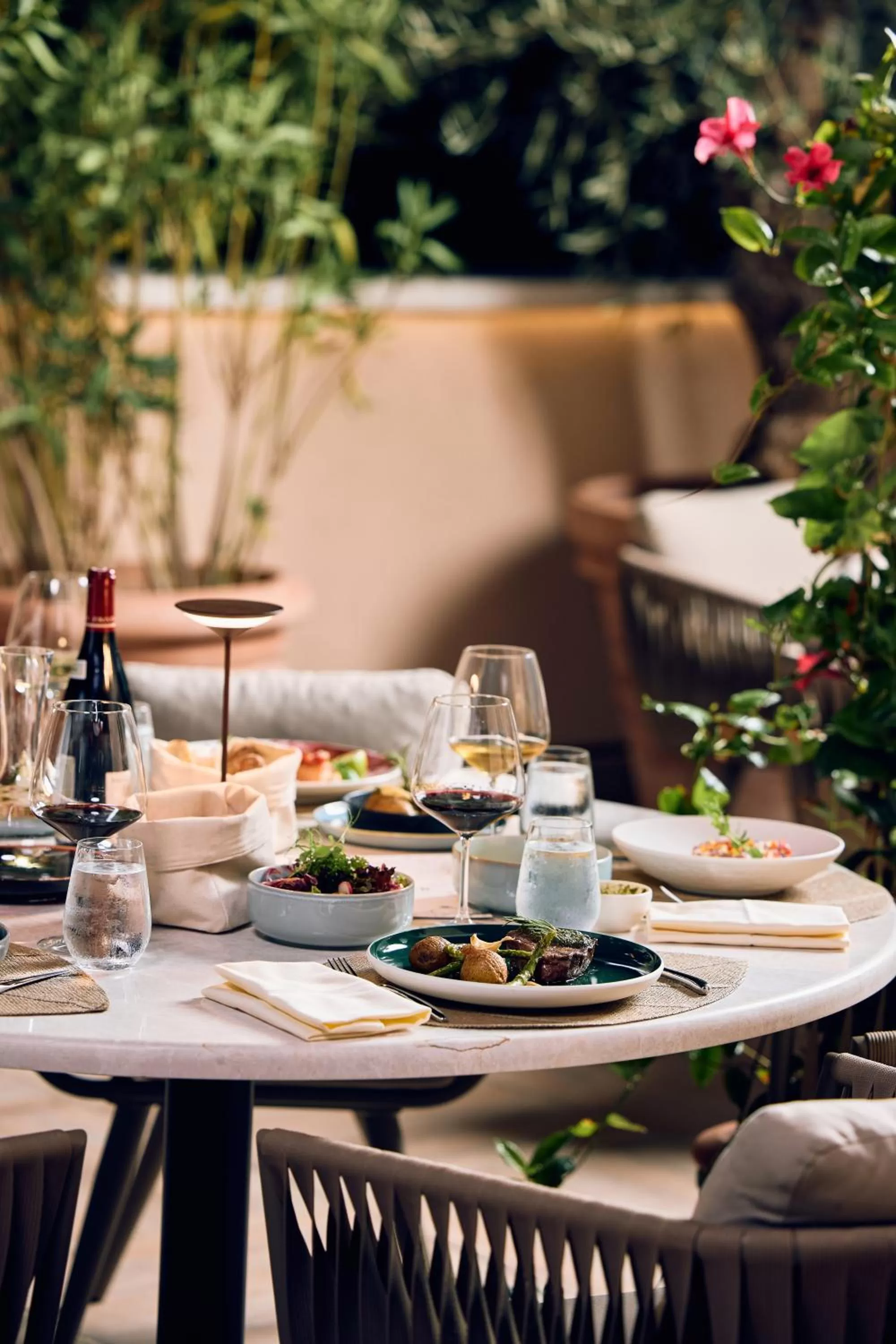 Restaurant/places to eat in La Fleur Boutique Hotel