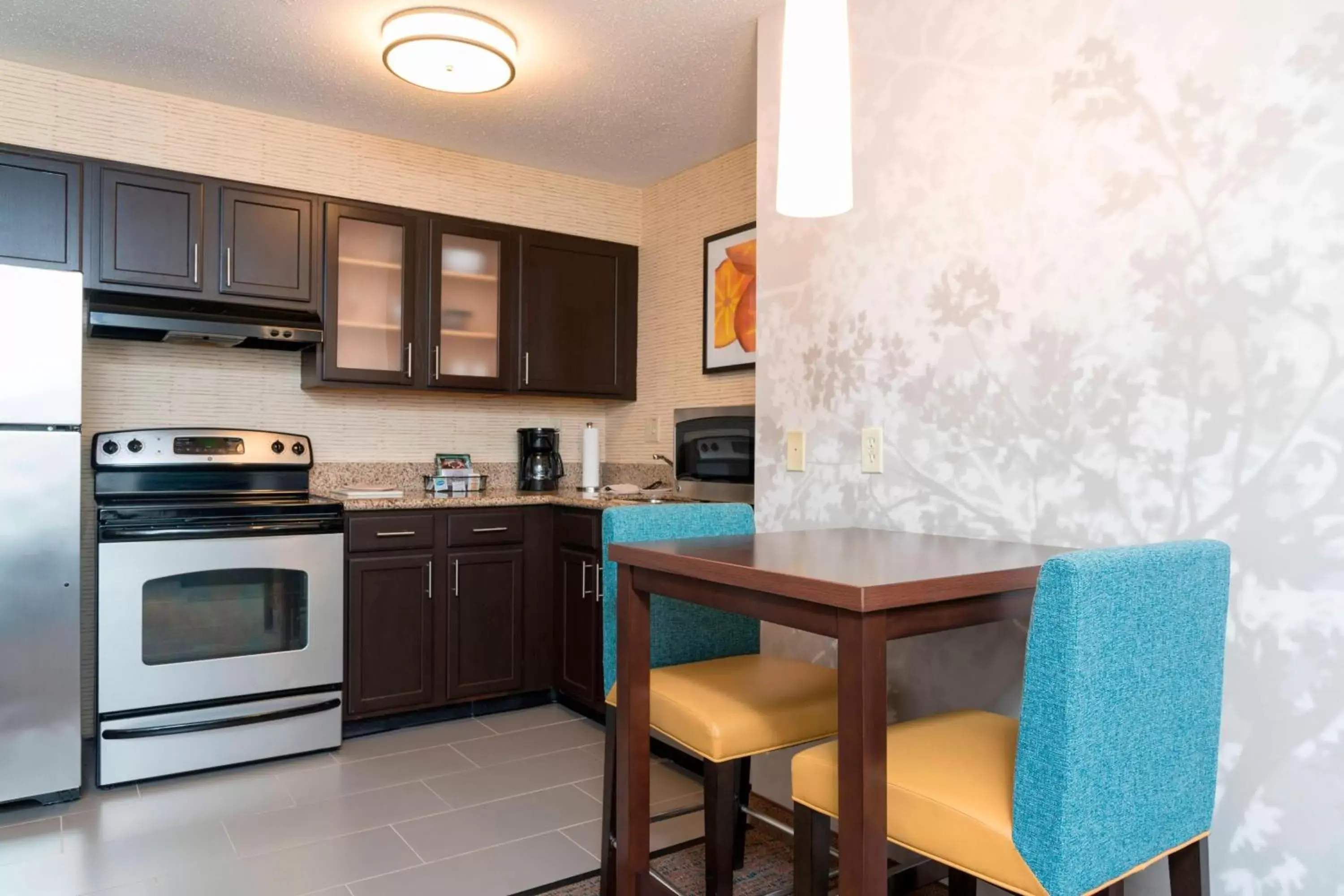 Kitchen or kitchenette, Kitchen/Kitchenette in Residence Inn by Marriott Grand Rapids West