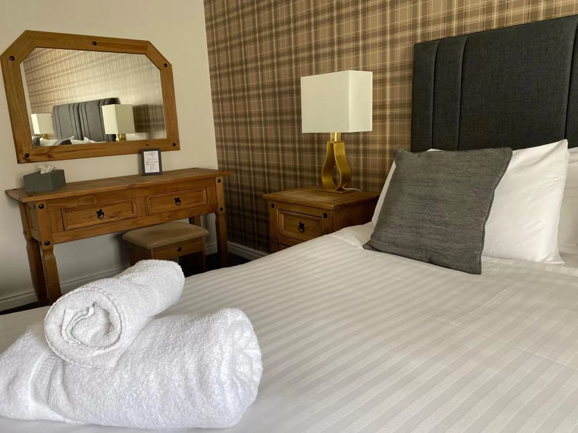 Bed in The Oaks Hotel