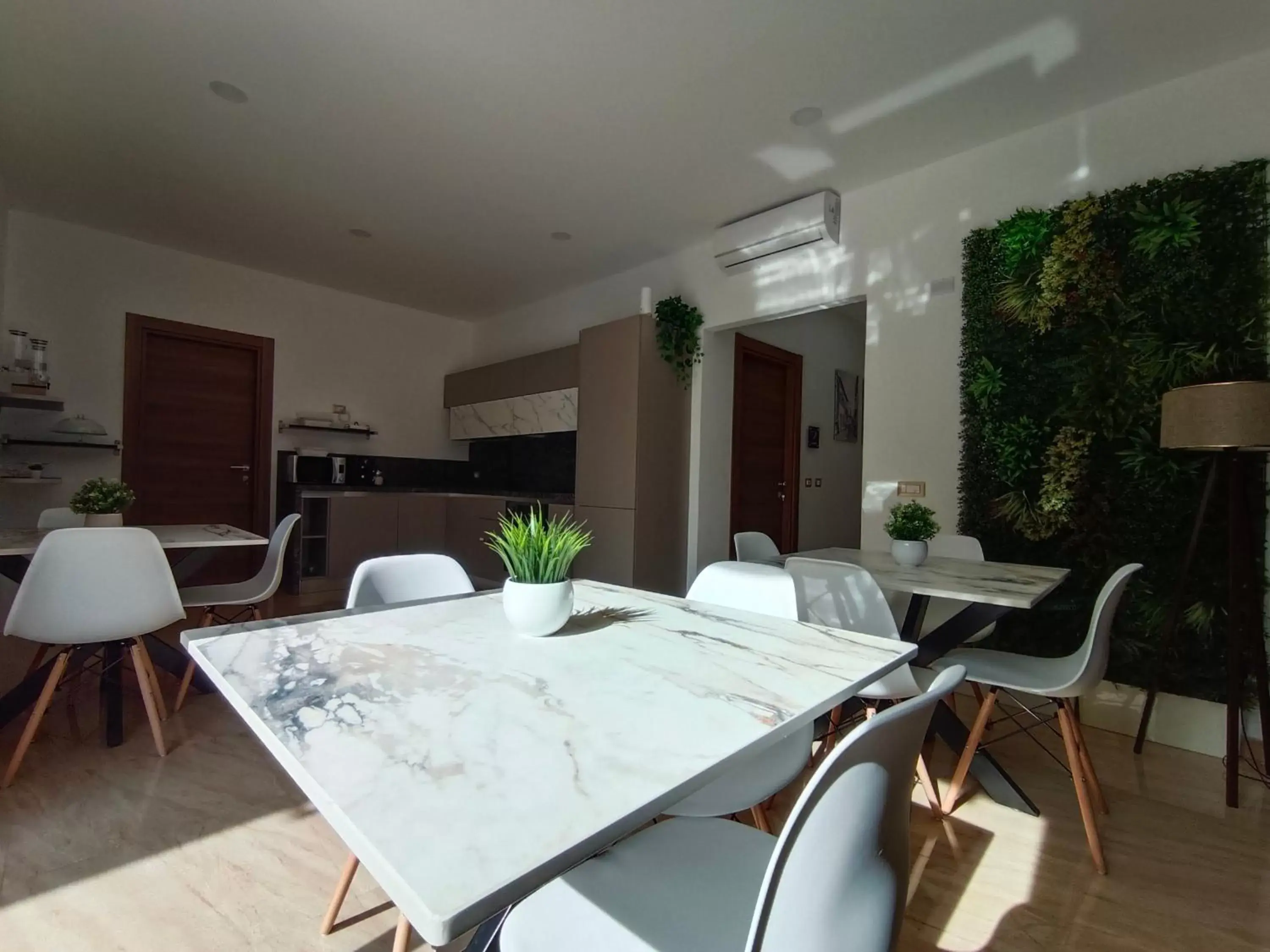 Kitchen or kitchenette, Dining Area in Diamond