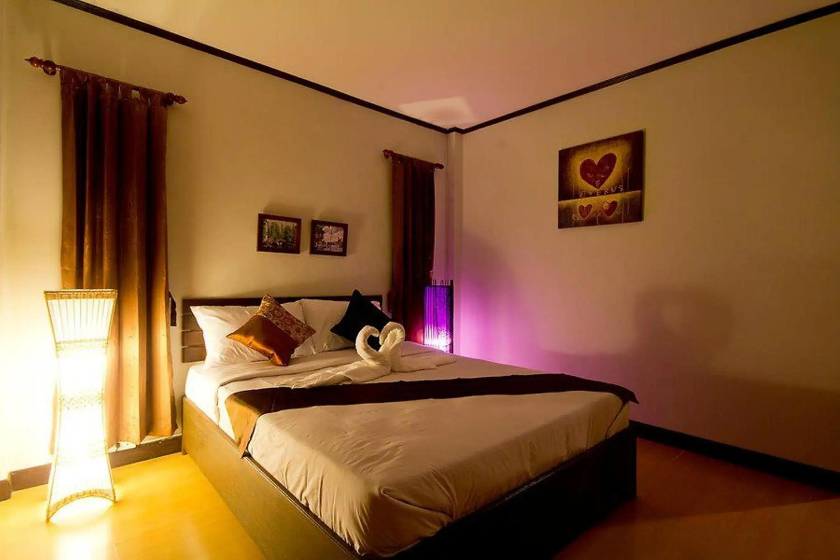 Photo of the whole room, Bed in The Sylvana Pai Hotel