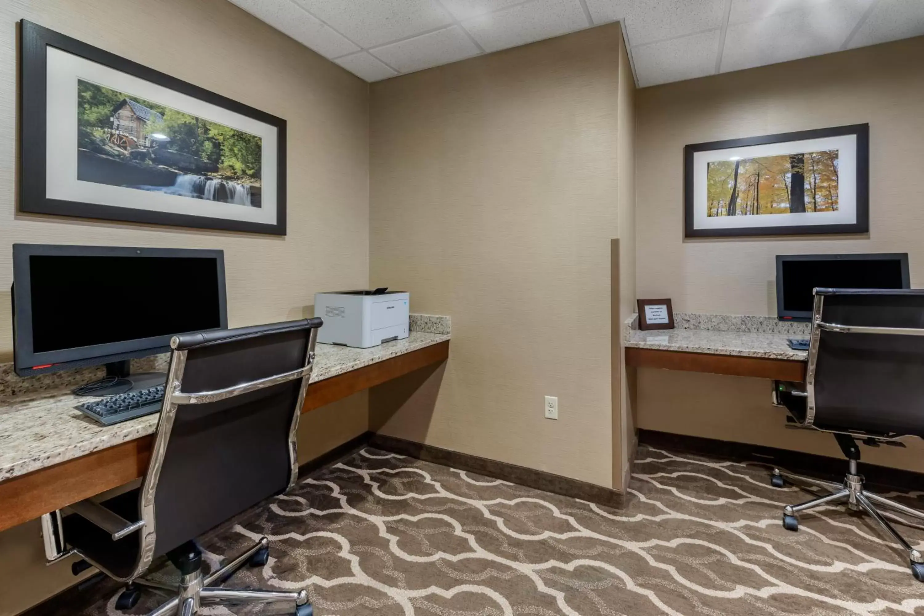 Business facilities, Business Area/Conference Room in Comfort Suites Bridgeport - Clarksburg
