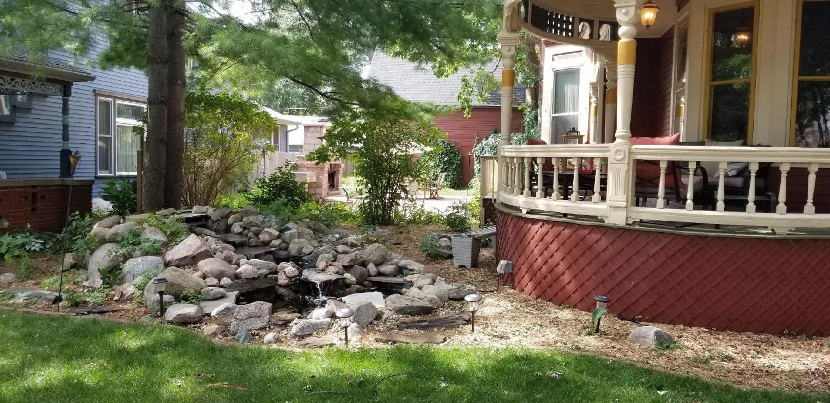 Property building in Historic Victorian Inn