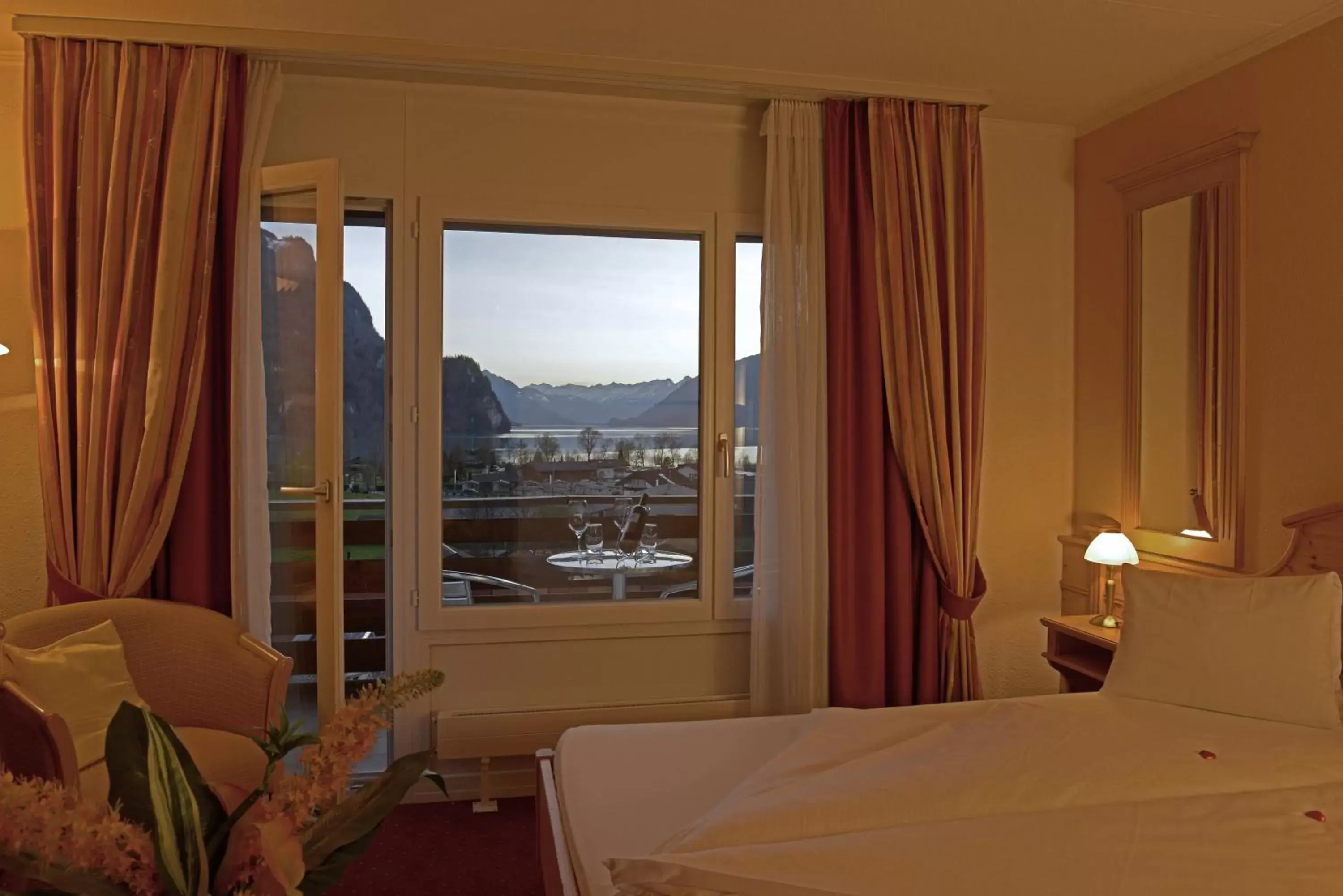 Balcony/Terrace, Mountain View in Hotel Brienz