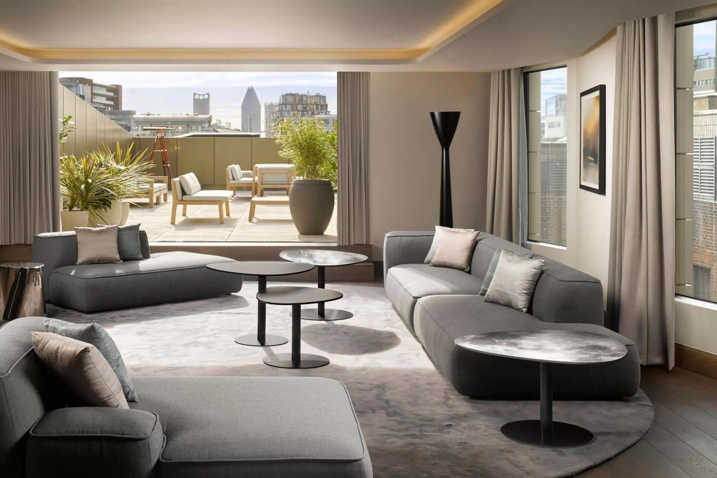 Living room, Seating Area in The Westin London City