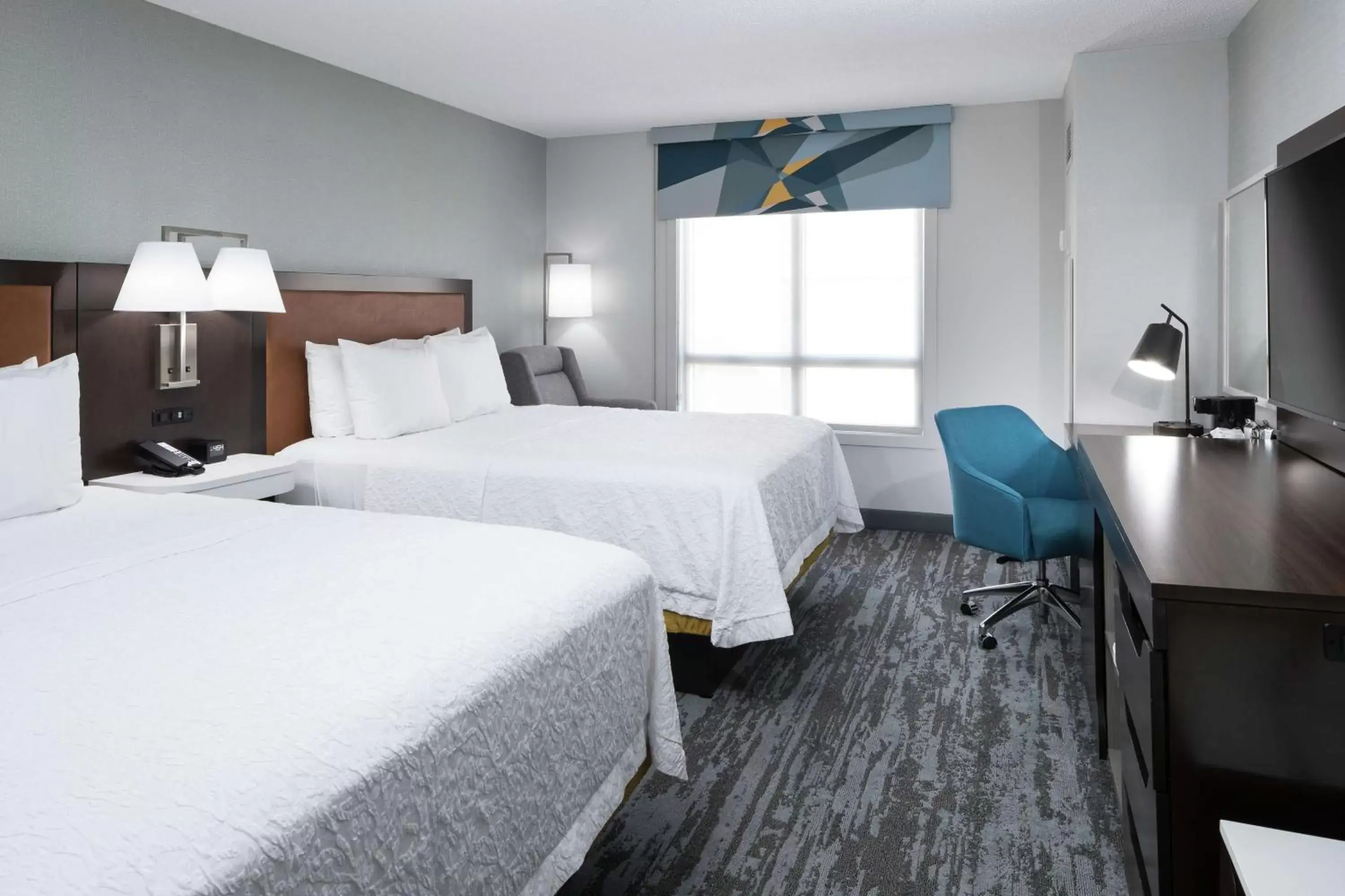 Bedroom, Bed in Hampton Inn & Suites Memphis-Beale Street
