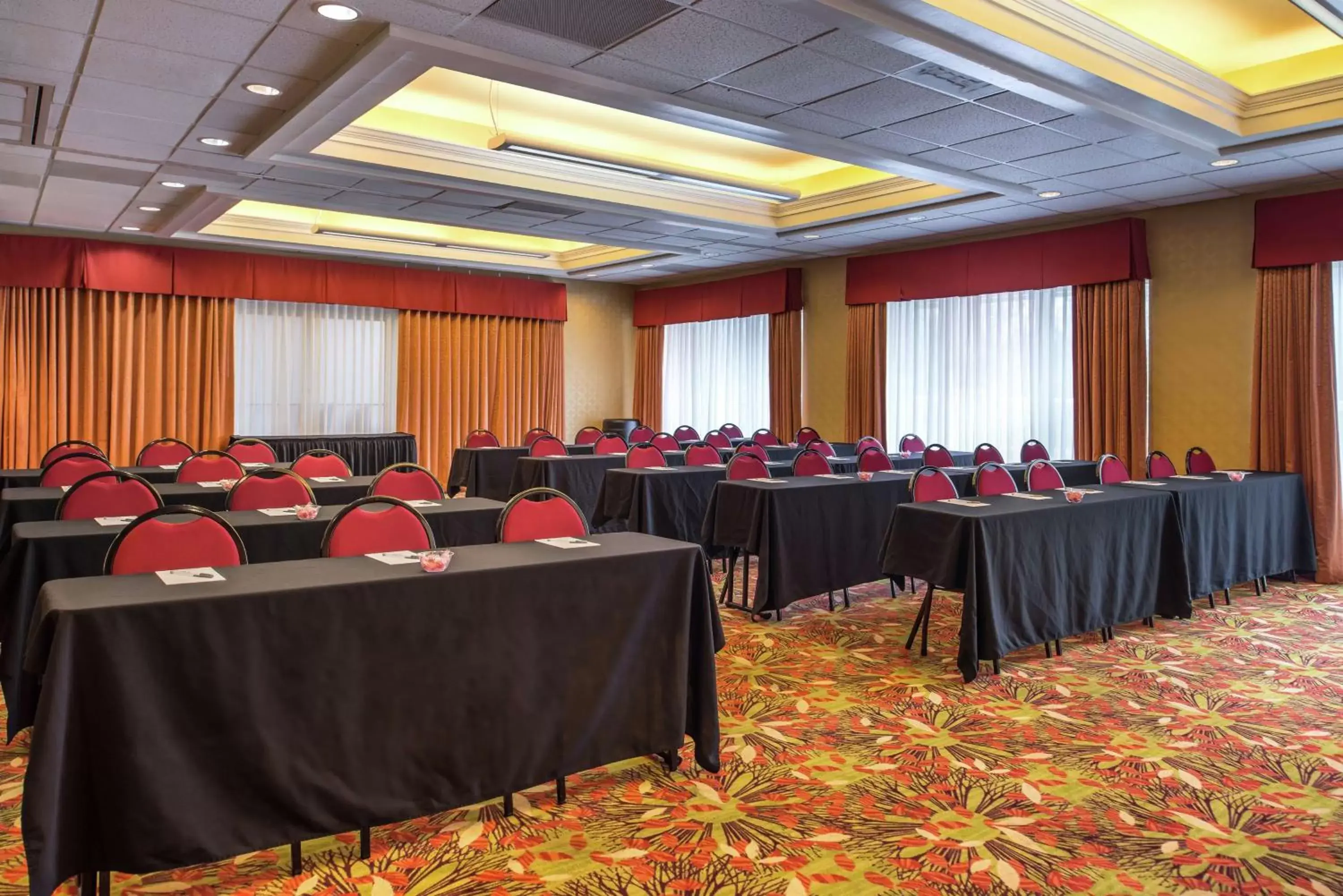 Meeting/conference room in Hampton Inn & Suites Charlotte Arrowood