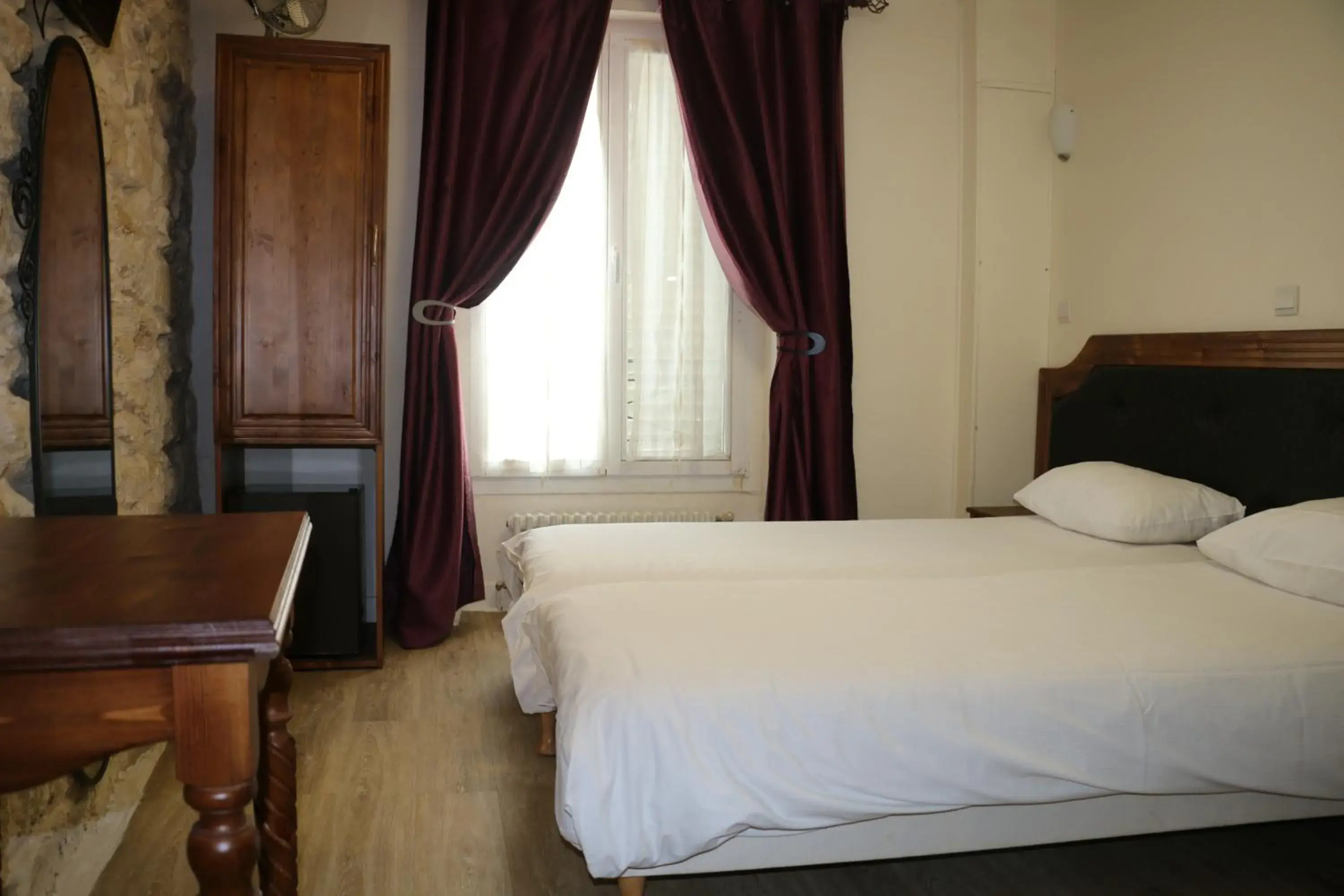 Bedroom, Bed in Grand Hotel De Clermont