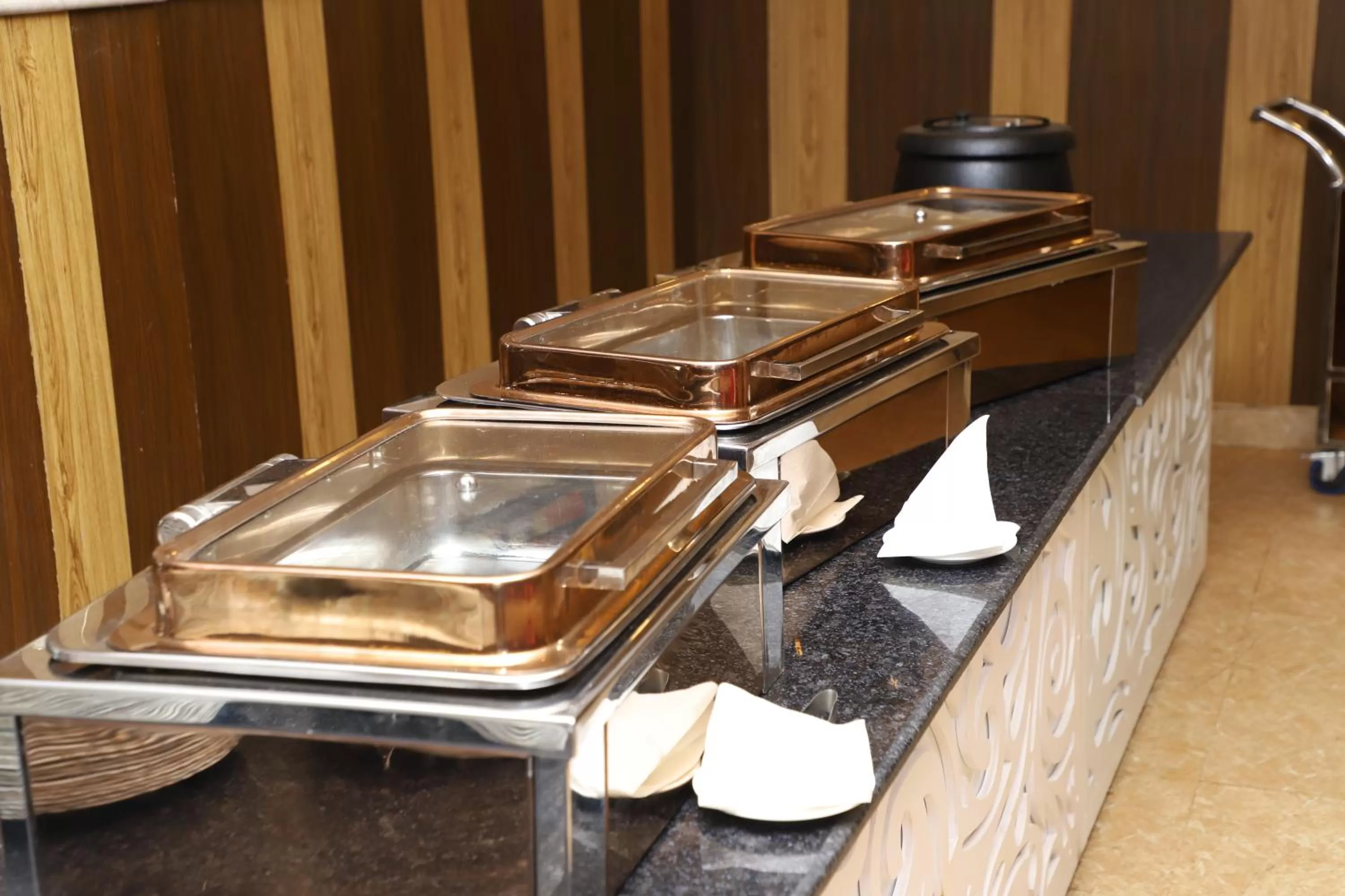 Restaurant/places to eat in Paradise Ganga - A River Side Hotel