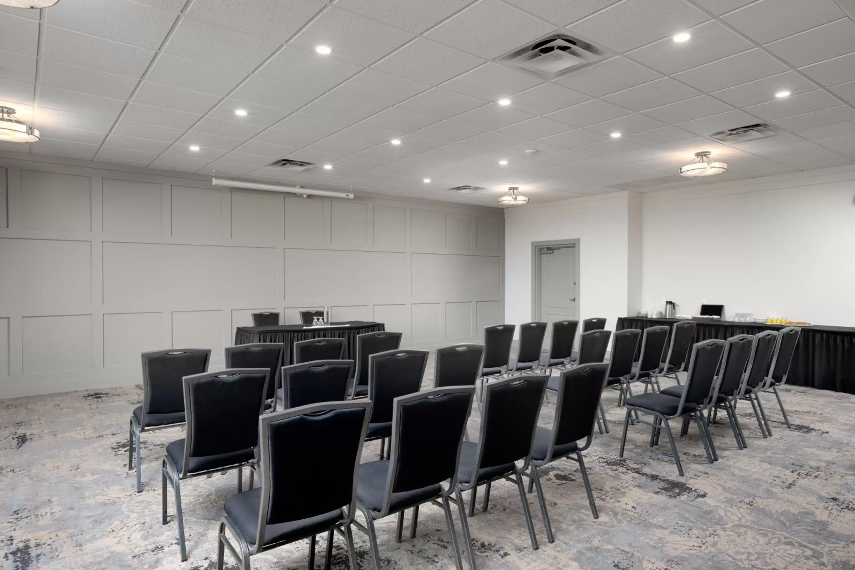 Meeting/conference room in Prestige Rocky Mountain Resort Cranbrook, WorldHotels Crafted