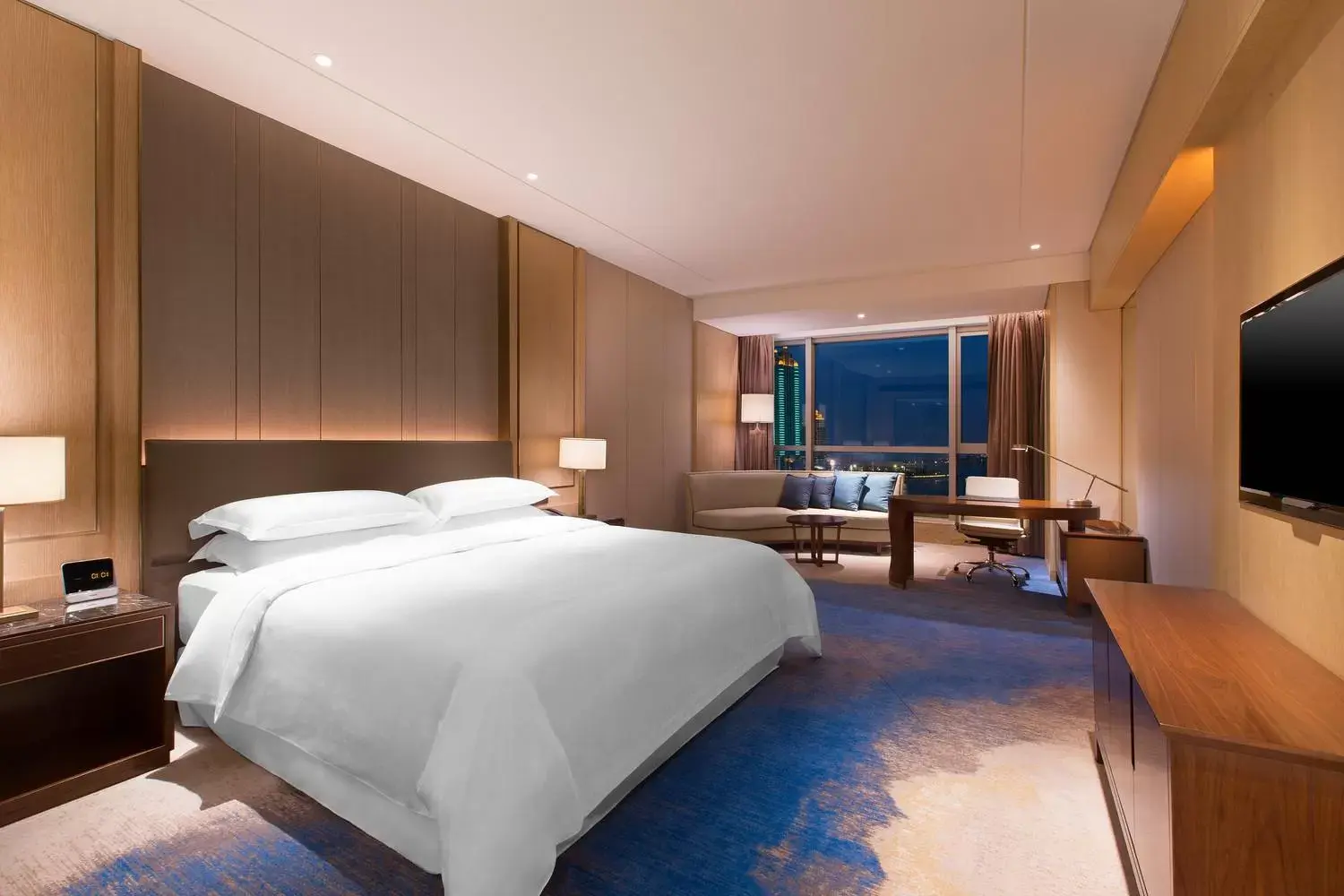 Bedroom in Sheraton Zhanjiang Hotel