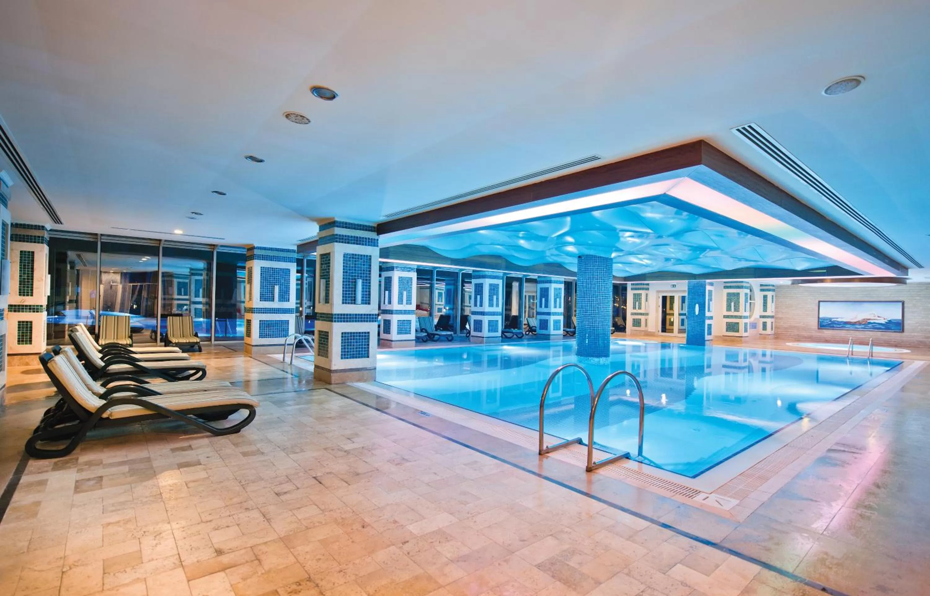 Swimming pool in Kamelya Selin Hotel Luxury Resort & SPA