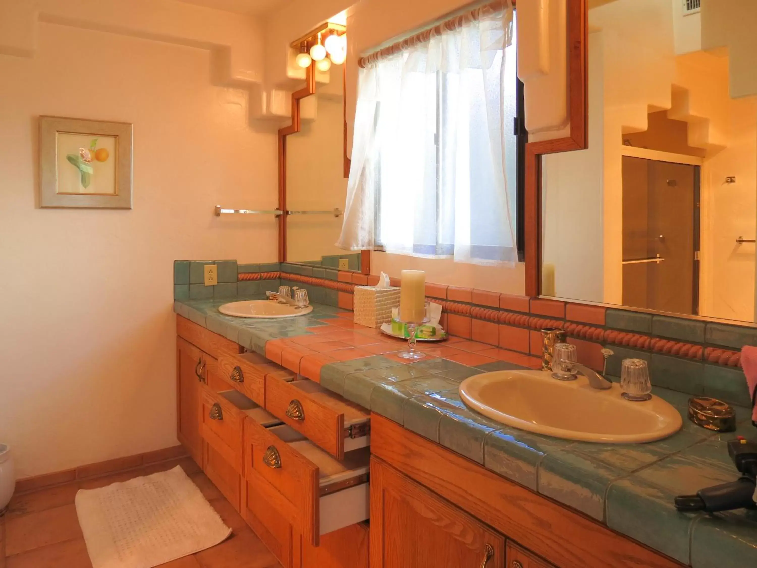 Bathroom in Topanga Canyon Inn Bed and Breakfast