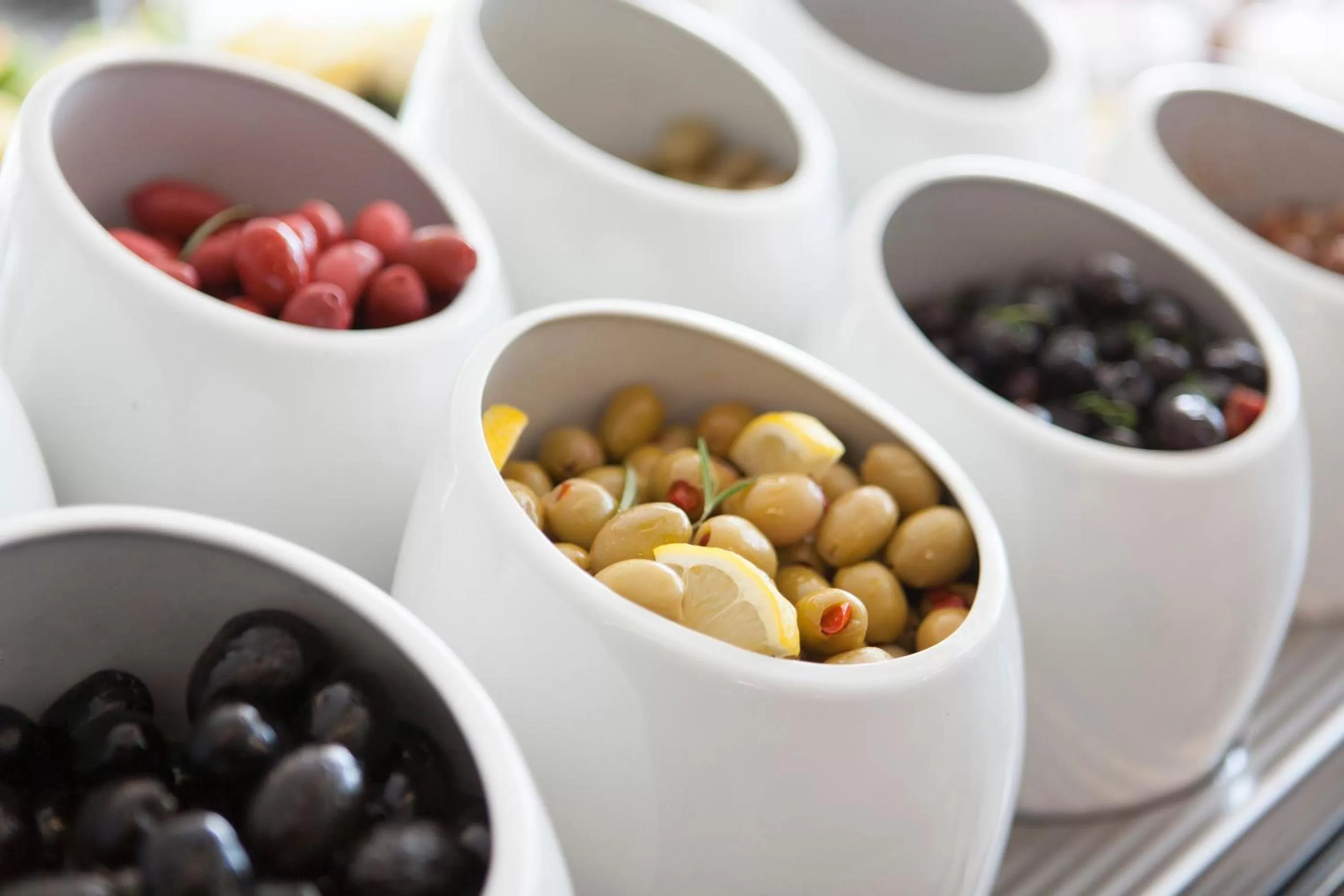 Restaurant/places to eat in Ramada Hotel & Suites by Wyndham Izmir Kemalpasa