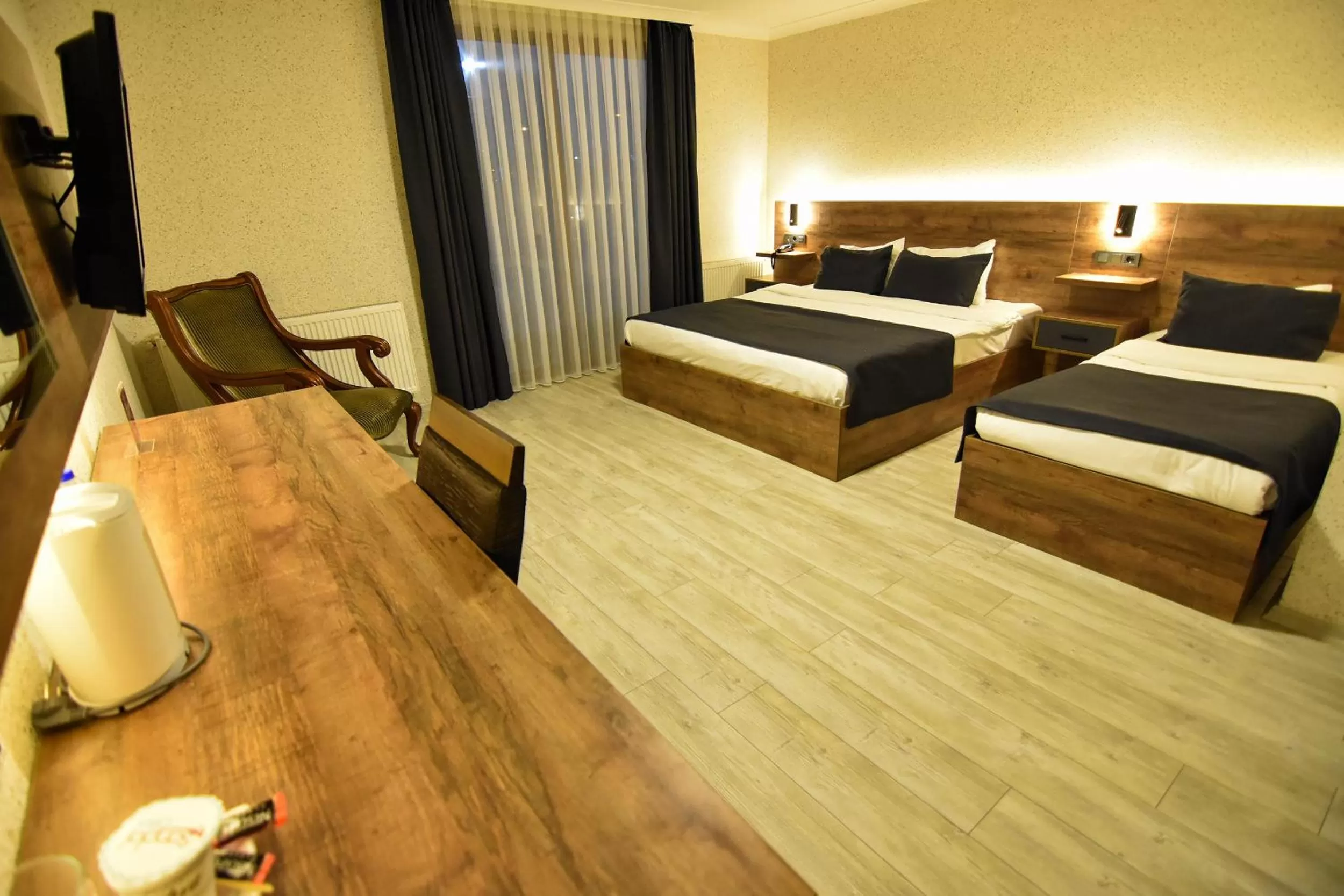 Photo of the whole room, Bed in Sandal Otel