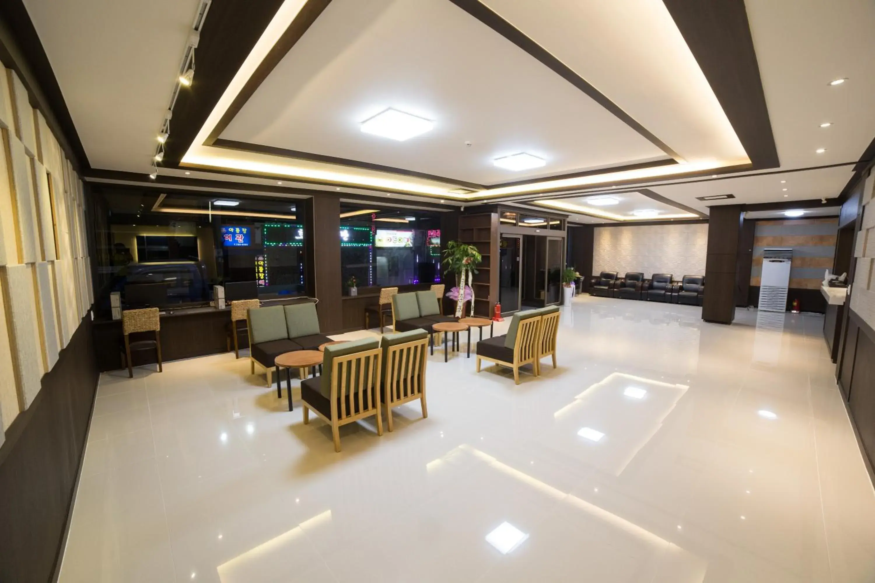 Lounge or bar in Jeju Stay Hotel Lounge or bar in Jeju Stay Hotel
