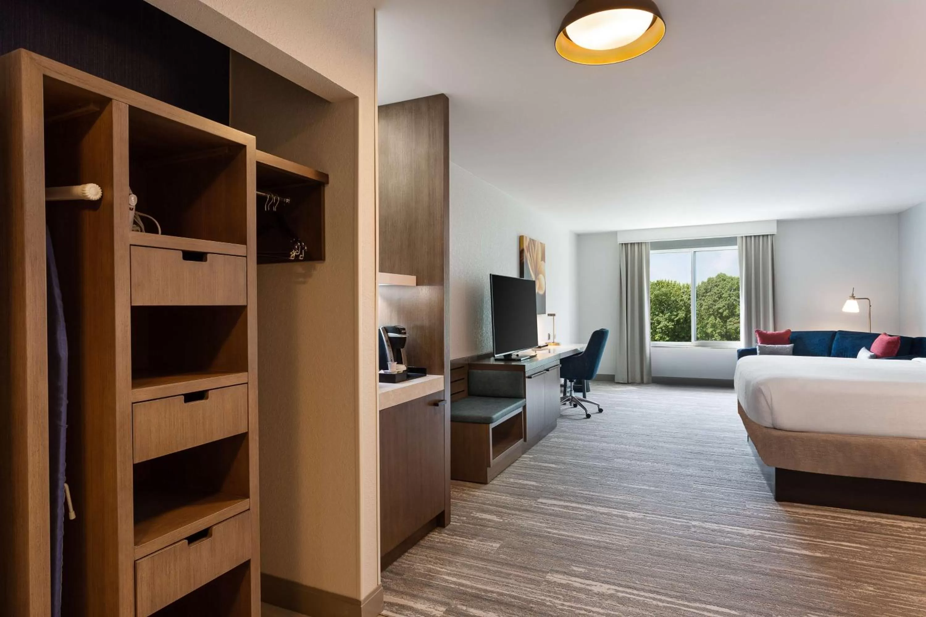 Bedroom, Bed in Hilton Garden Inn Melville