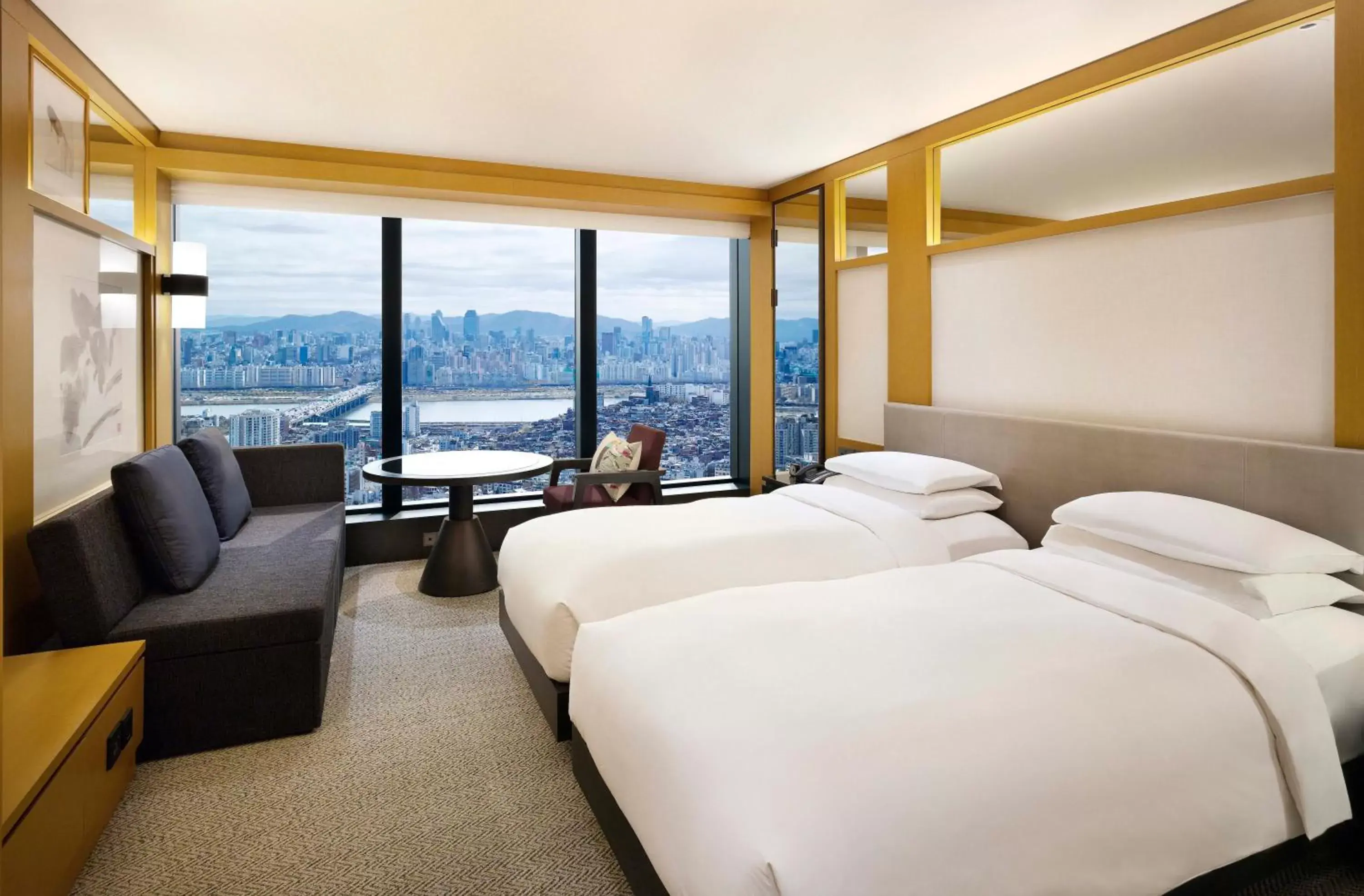 Twin Room with River View in Grand Hyatt Seoul