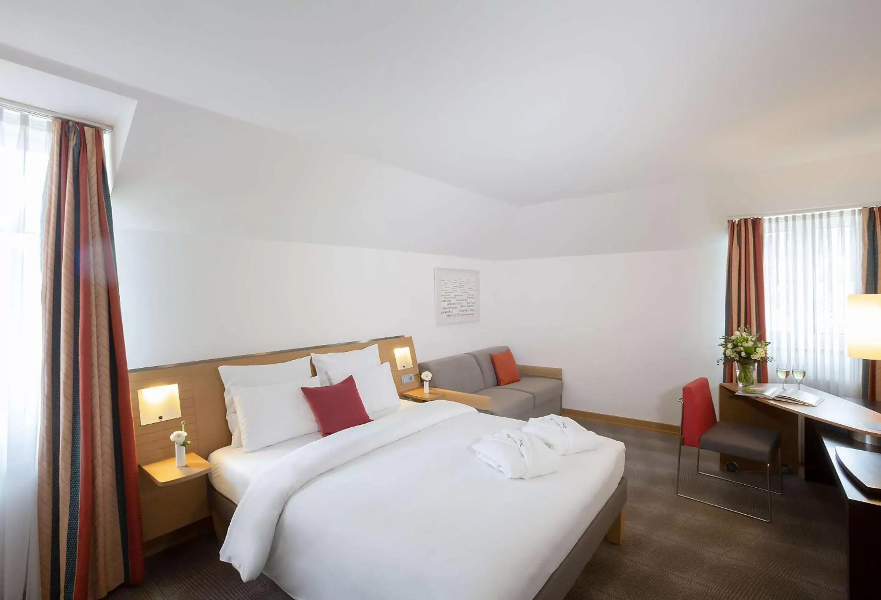 Bedroom, Bed in Dorint Hotel Würzburg