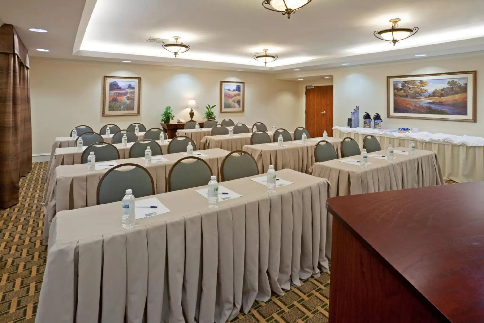 Meeting/conference room in Holiday Inn Express Hotel & Suites Waxahachie, an IHG Hotel