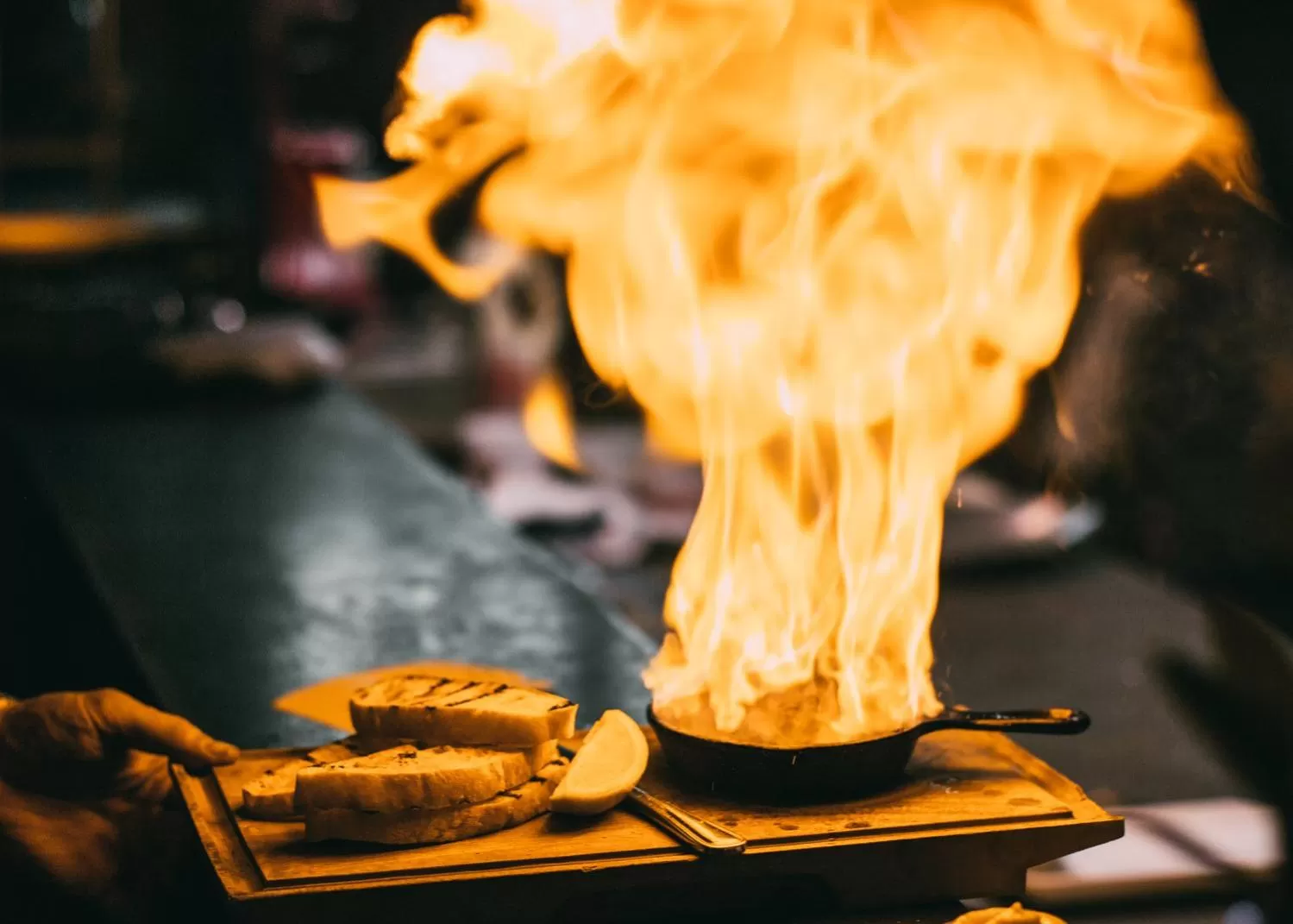 Restaurant/places to eat in King and Queen Hotel Suites