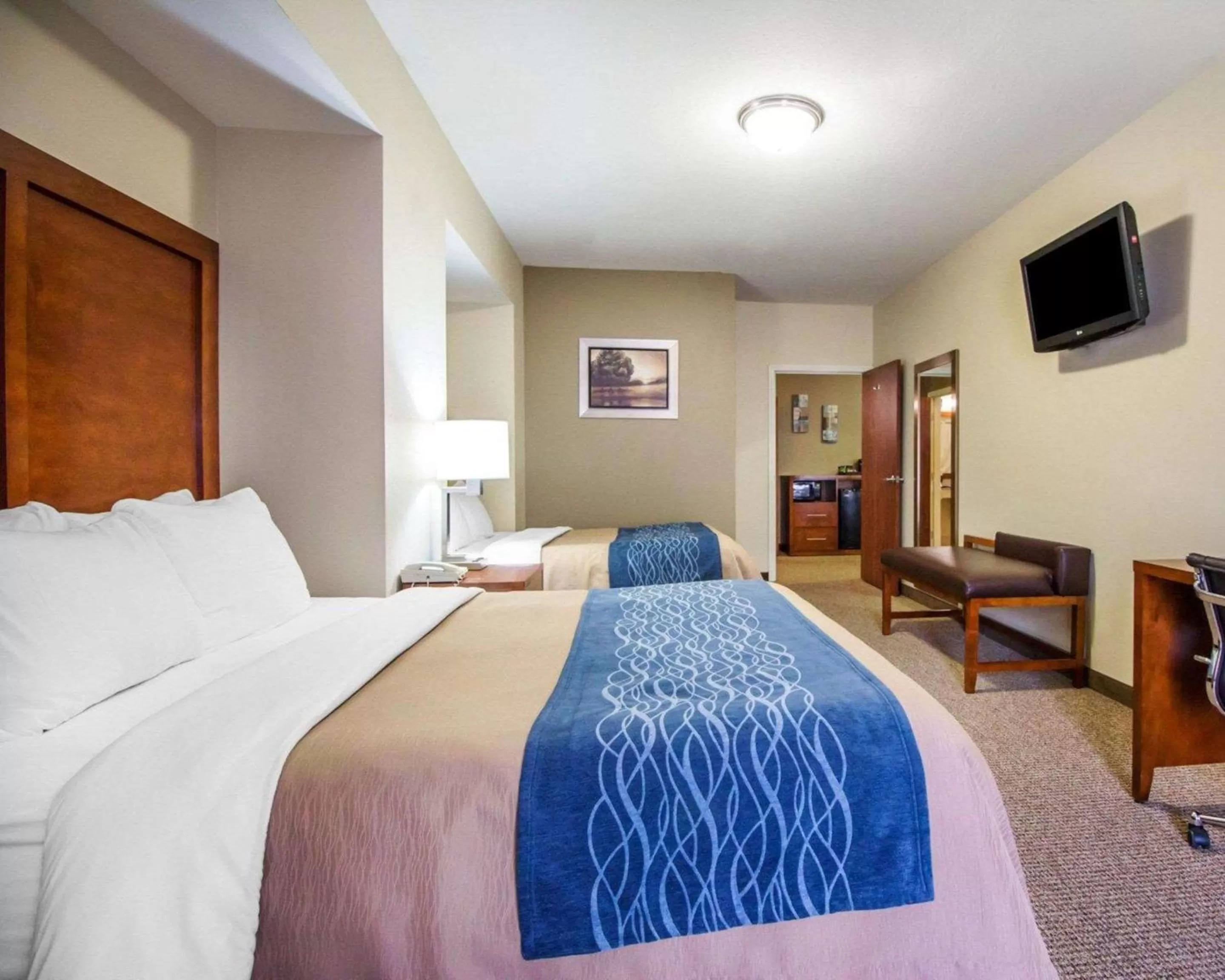 Photo of the whole room, Bed in Comfort Inn & Suites Deadwood