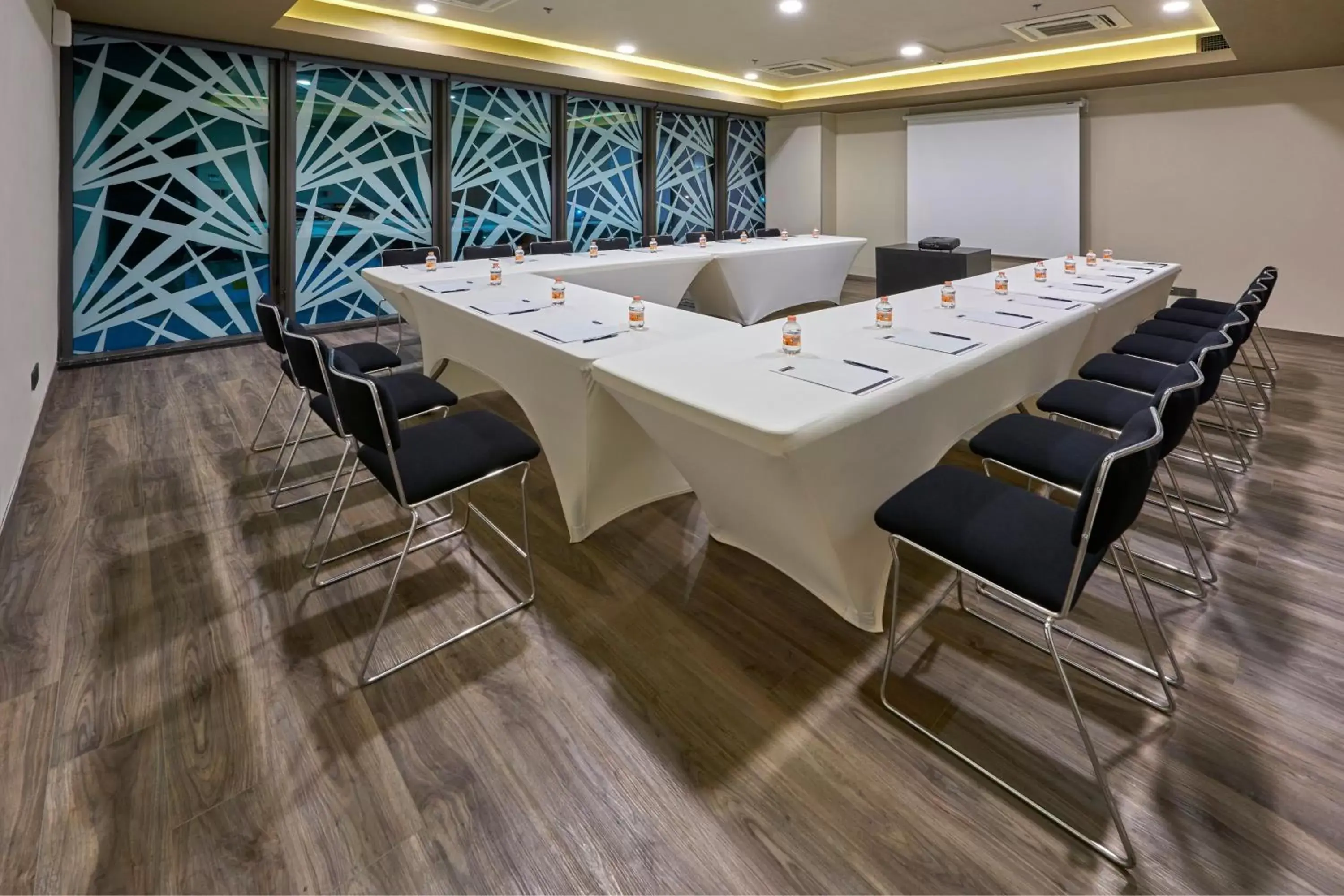 Meeting/conference room in City Express Plus by Marriott Merida
