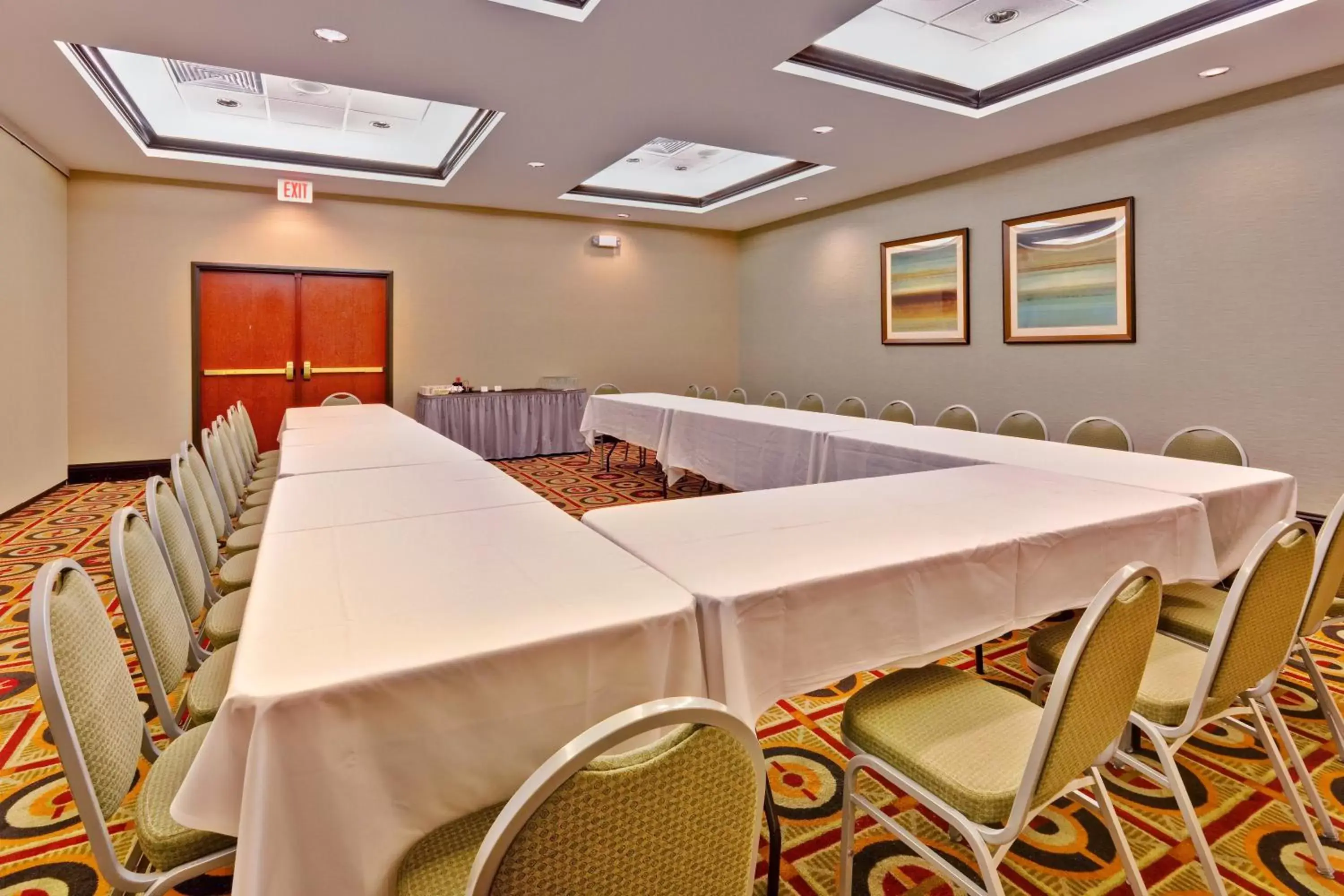 Meeting/conference room in Holiday Inn Pearl - Jackson Area, an IHG Hotel