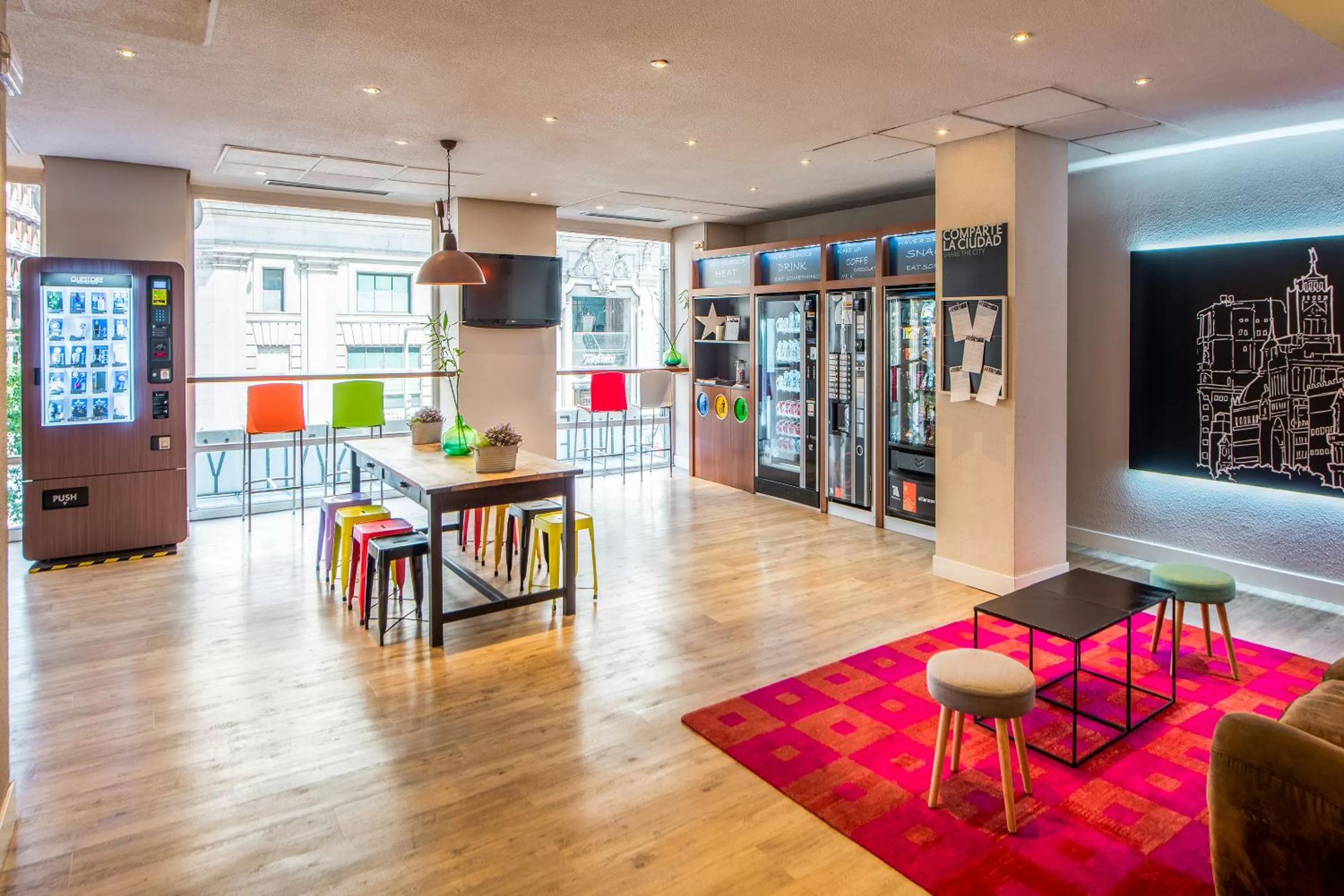 Communal lounge/ TV room in Hotel Madrid Gran Via 25, Affiliated by Meliá