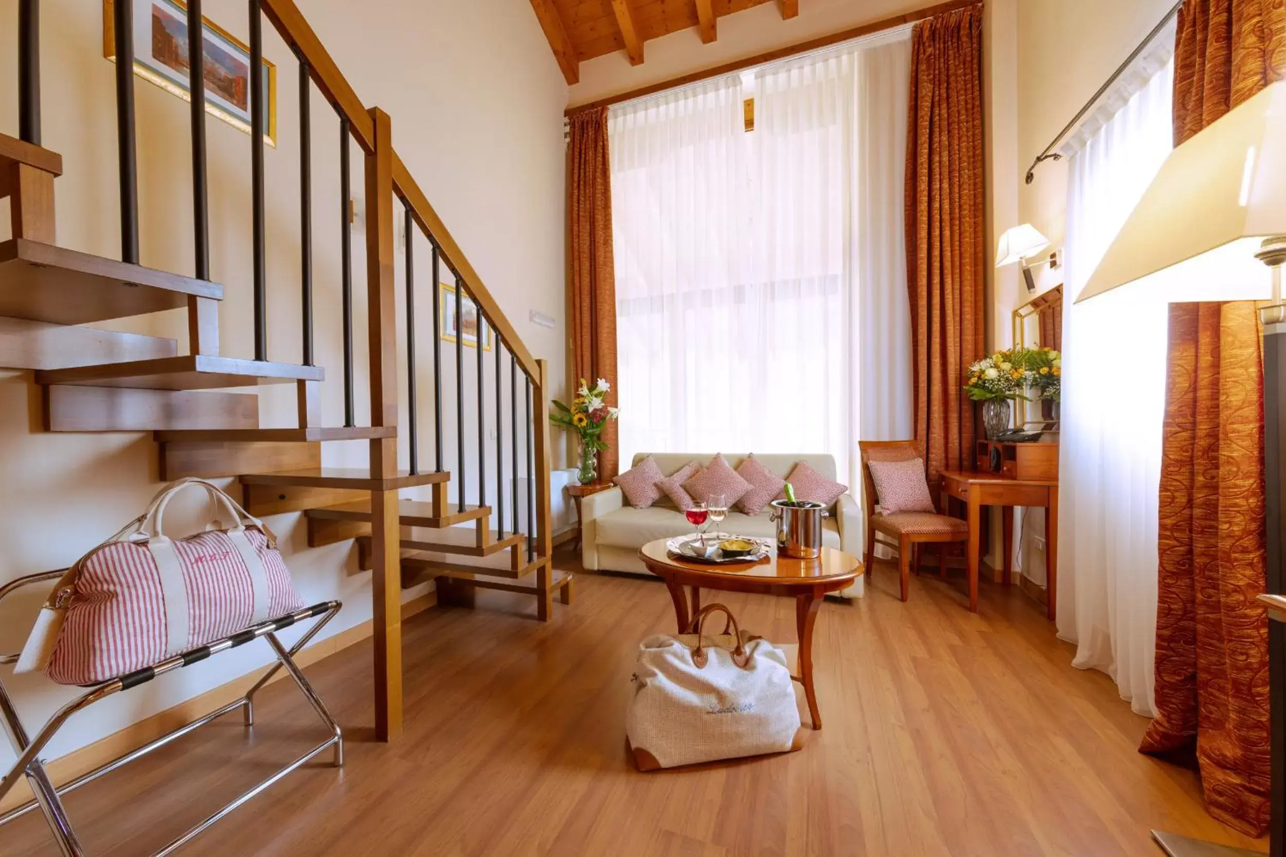 Living room, Seating Area in Hotel Venice Resort Airport