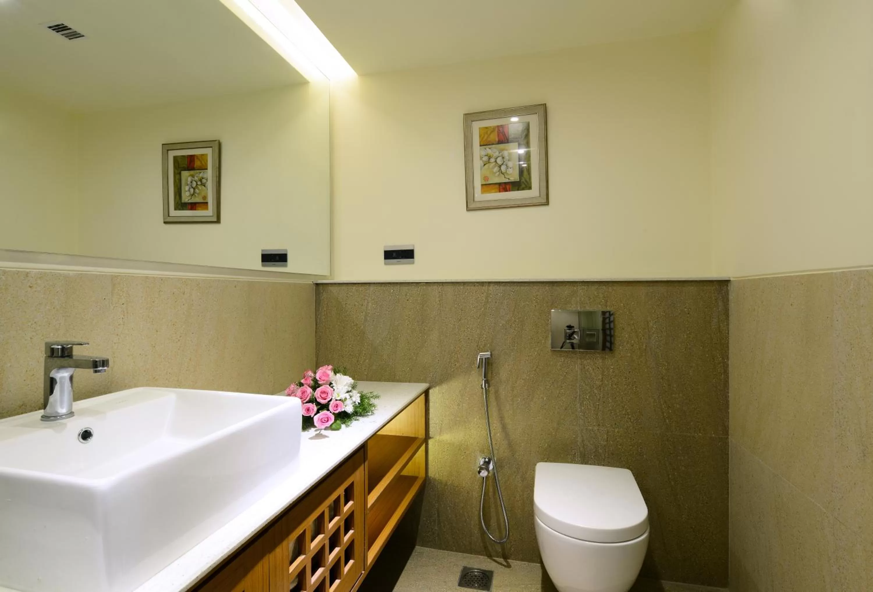 Bathroom in Taj Mahal Hotel