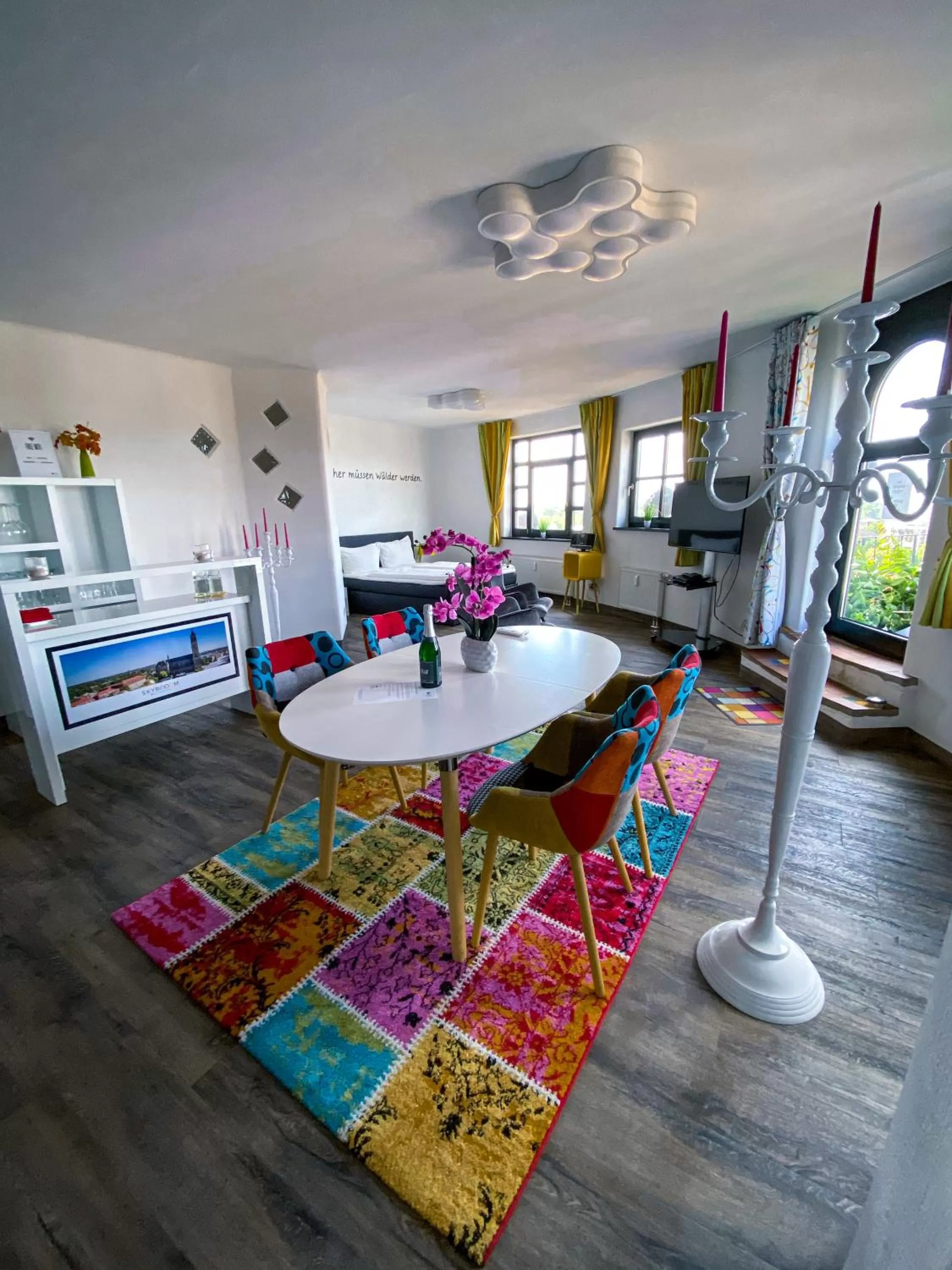 Dining area in apartHOTEL Magdeburg