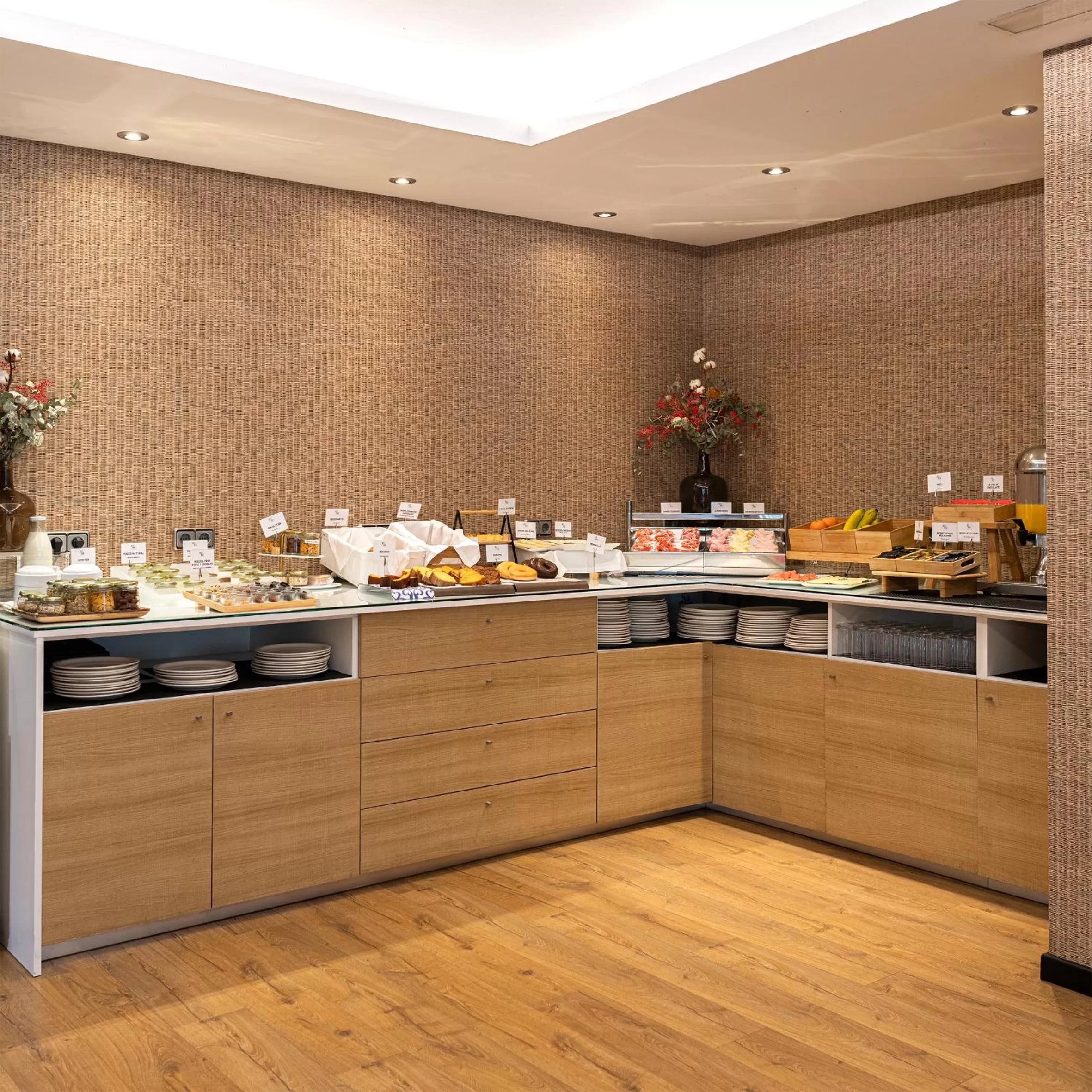 Breakfast in Hotel Avenida